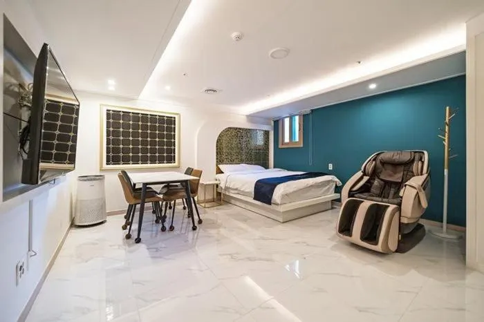 The Bay Hotel and Pool Villa