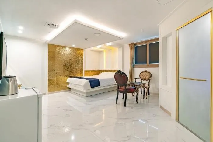 The Bay Hotel and Pool Villa