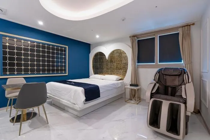 The Bay Hotel and Pool Villa