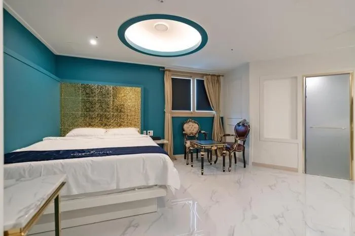 The Bay Hotel and Pool Villa