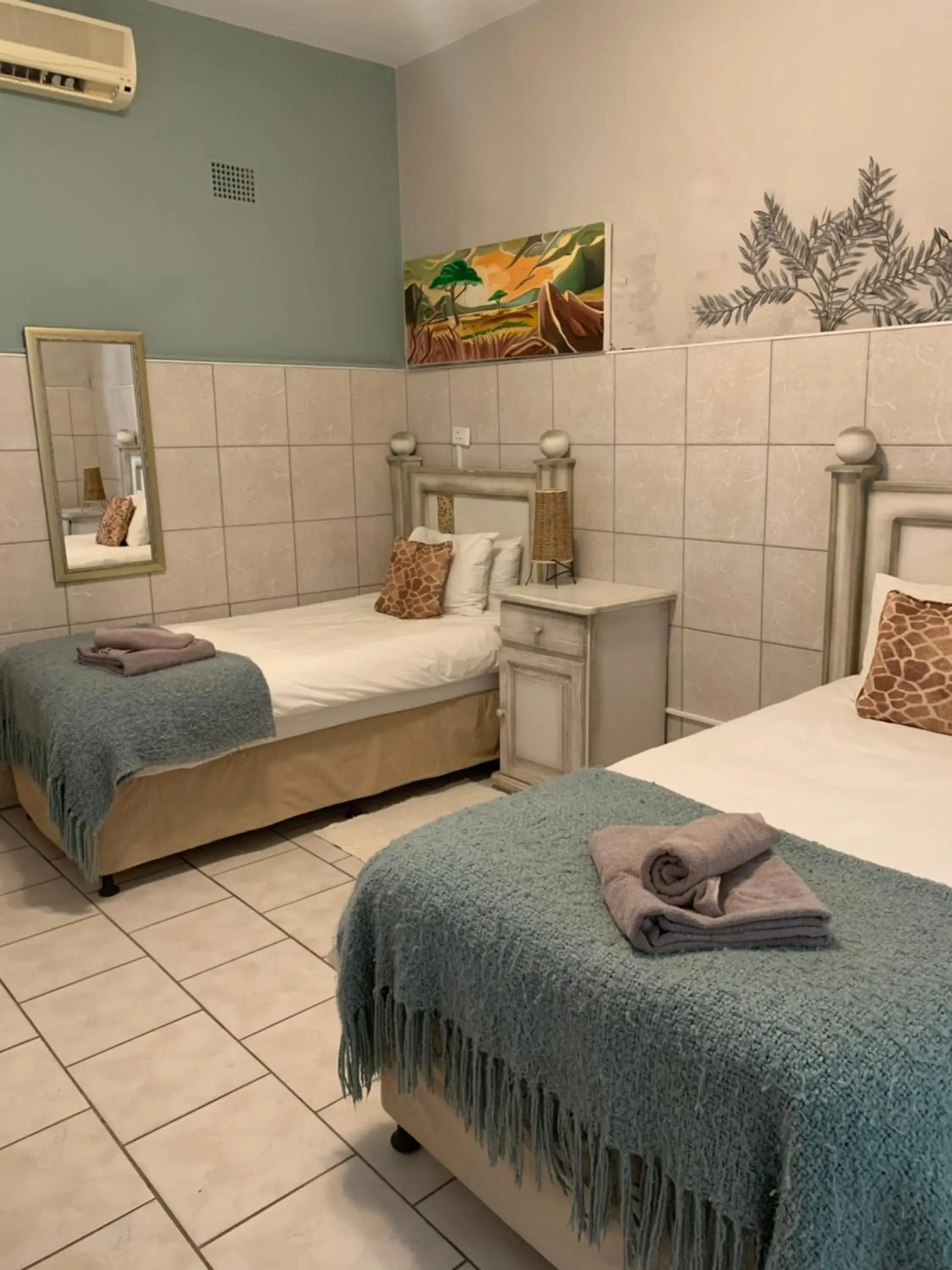 Twin Room in Hotel Pension Casa Africana Twin Room in Hotel Pension Casa Africana
