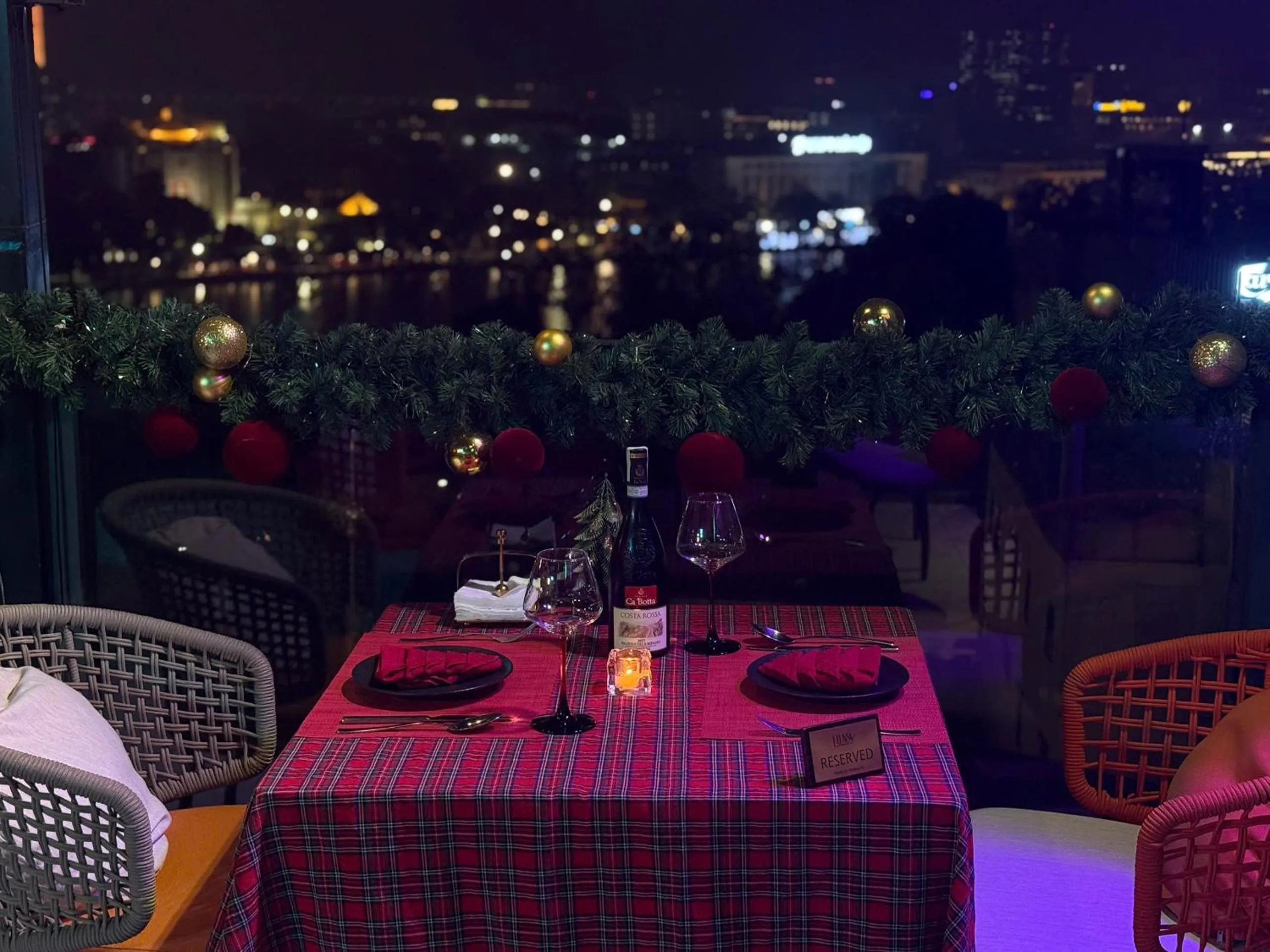 Restaurant/places to eat in L'Signature Hotel & Spa