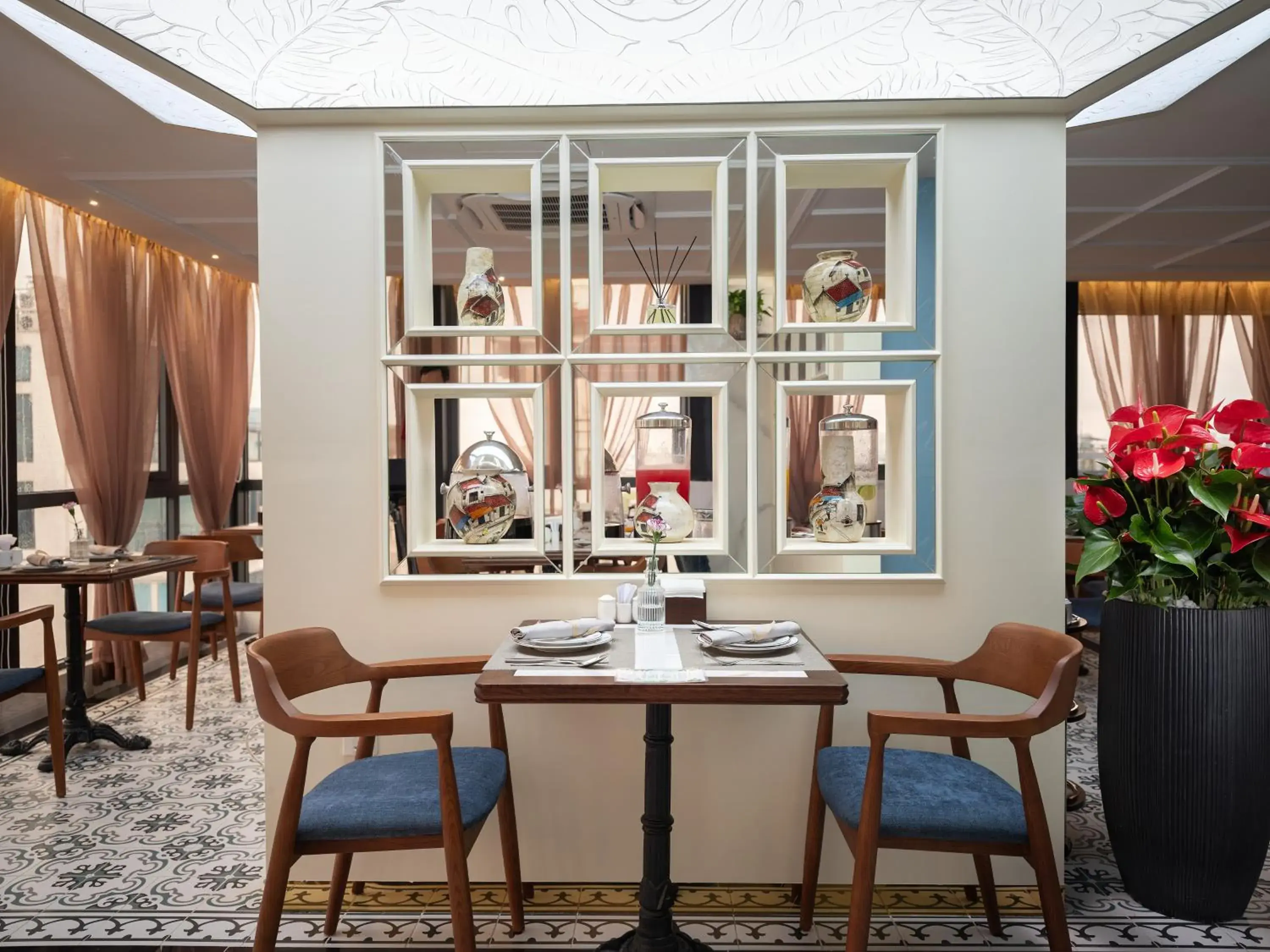 Restaurant/places to eat in L'Signature Hotel & Spa Restaurant/places to eat in L'Signature Hotel & Spa