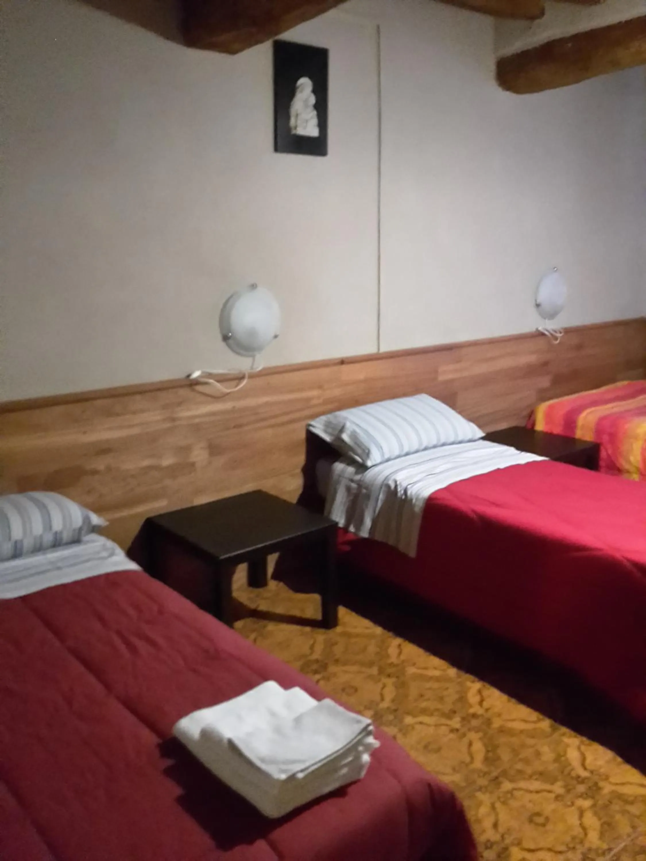 Photo of the whole room, Bed in Agriturismo Dosso al Porto