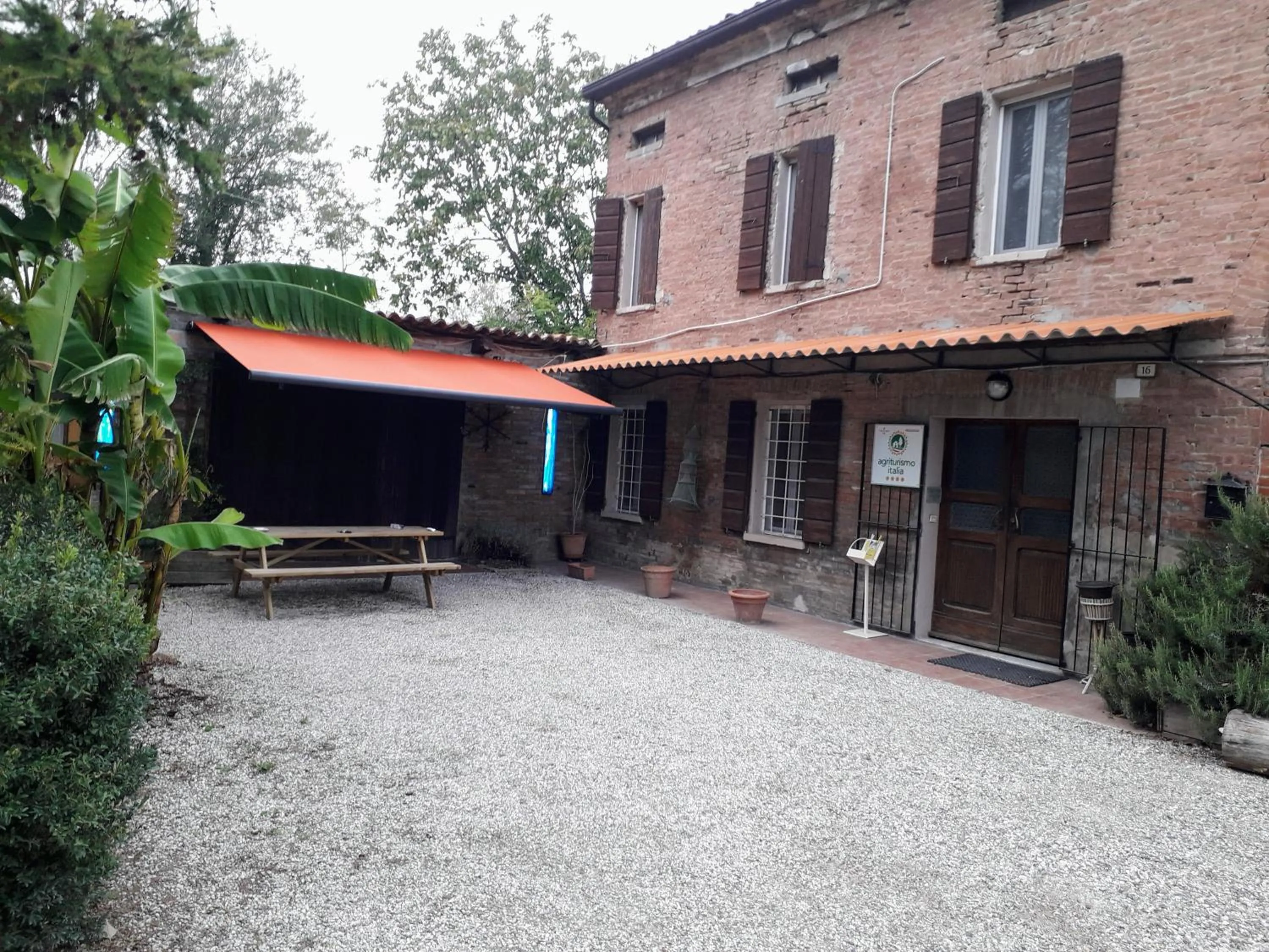 Facade/entrance in Agriturismo Dosso al Porto