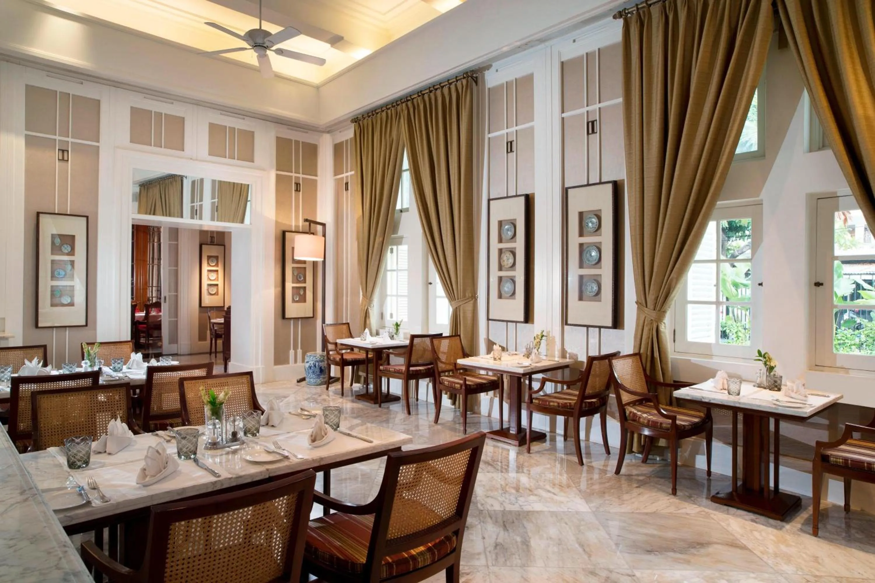 Restaurant/places to eat in The Hermitage, A Tribute Portfolio Hotel, Jakarta