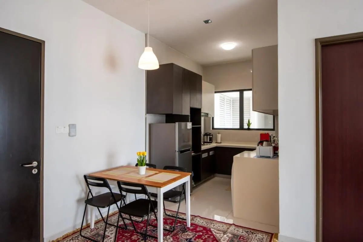 A Stylish 2BR Suite Water Views Free Parking