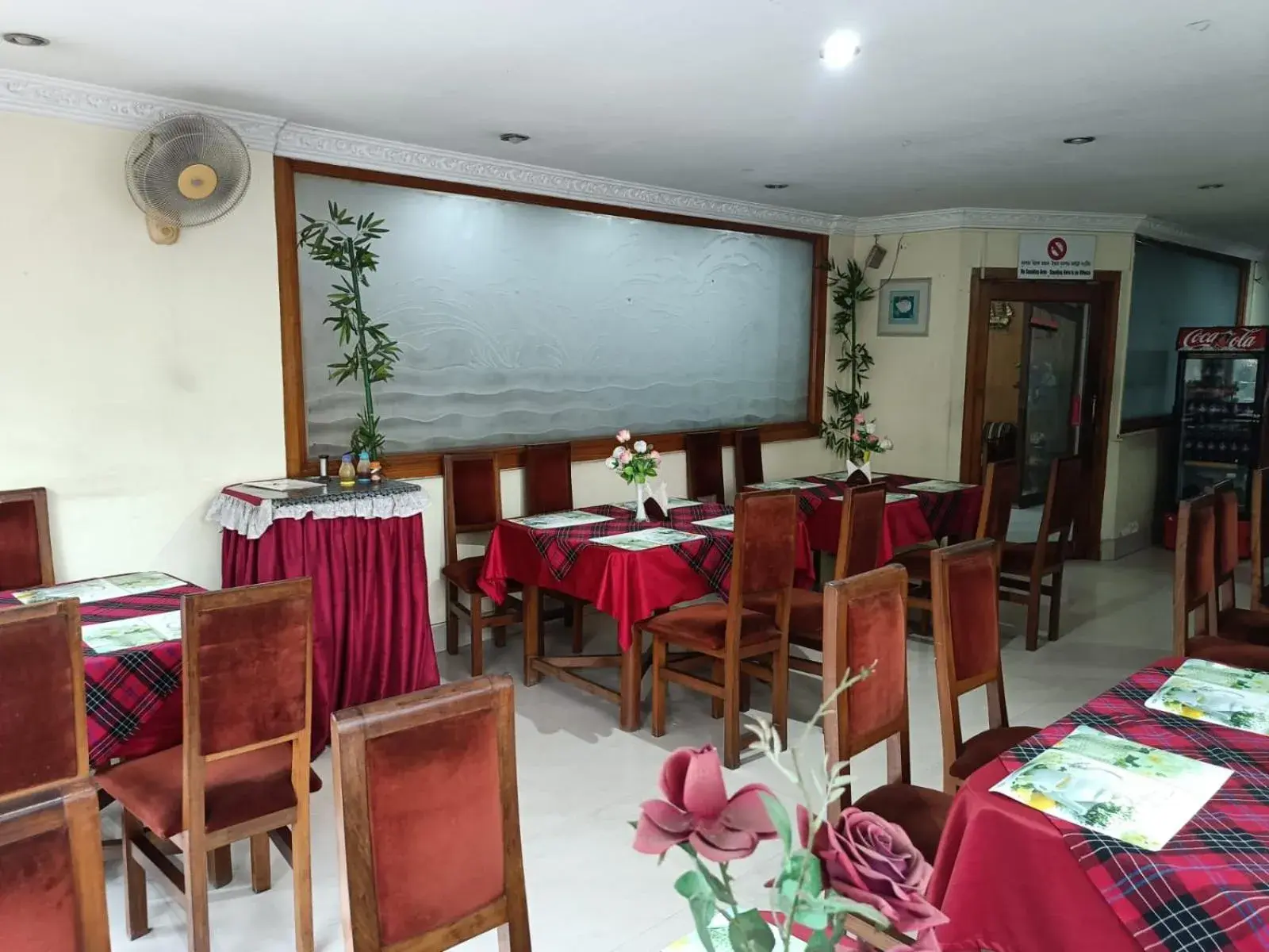 Restaurant/places to eat in Hotel Orchid Restaurant/places to eat in Hotel Orchid