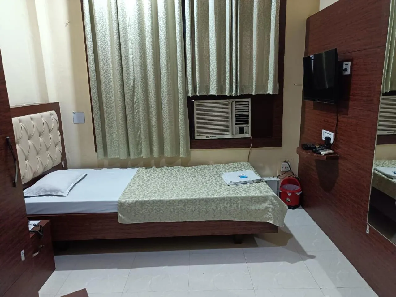 Bedroom, Bed in Hotel Orchid