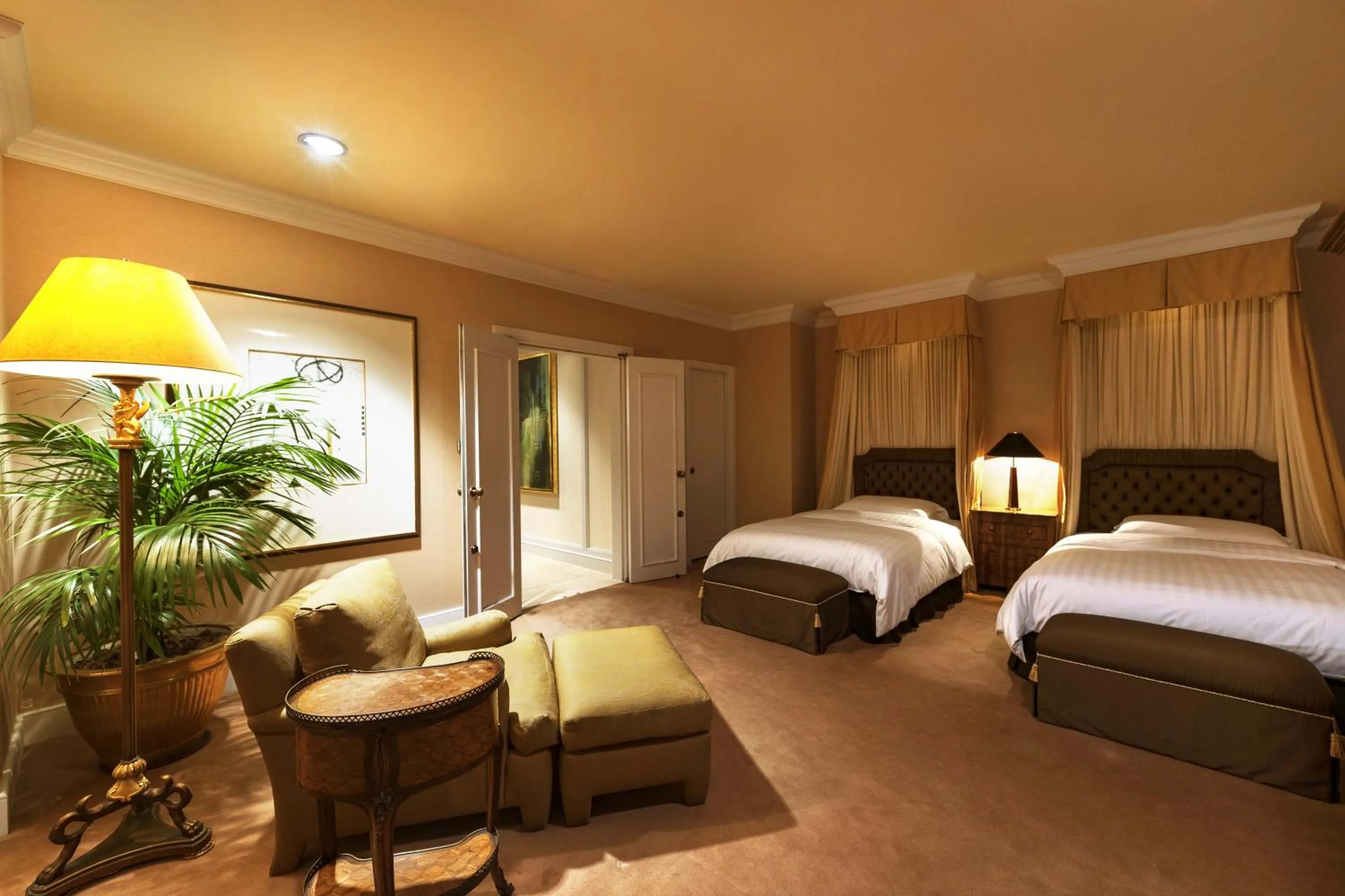 Bed in Hotel Hankyu International