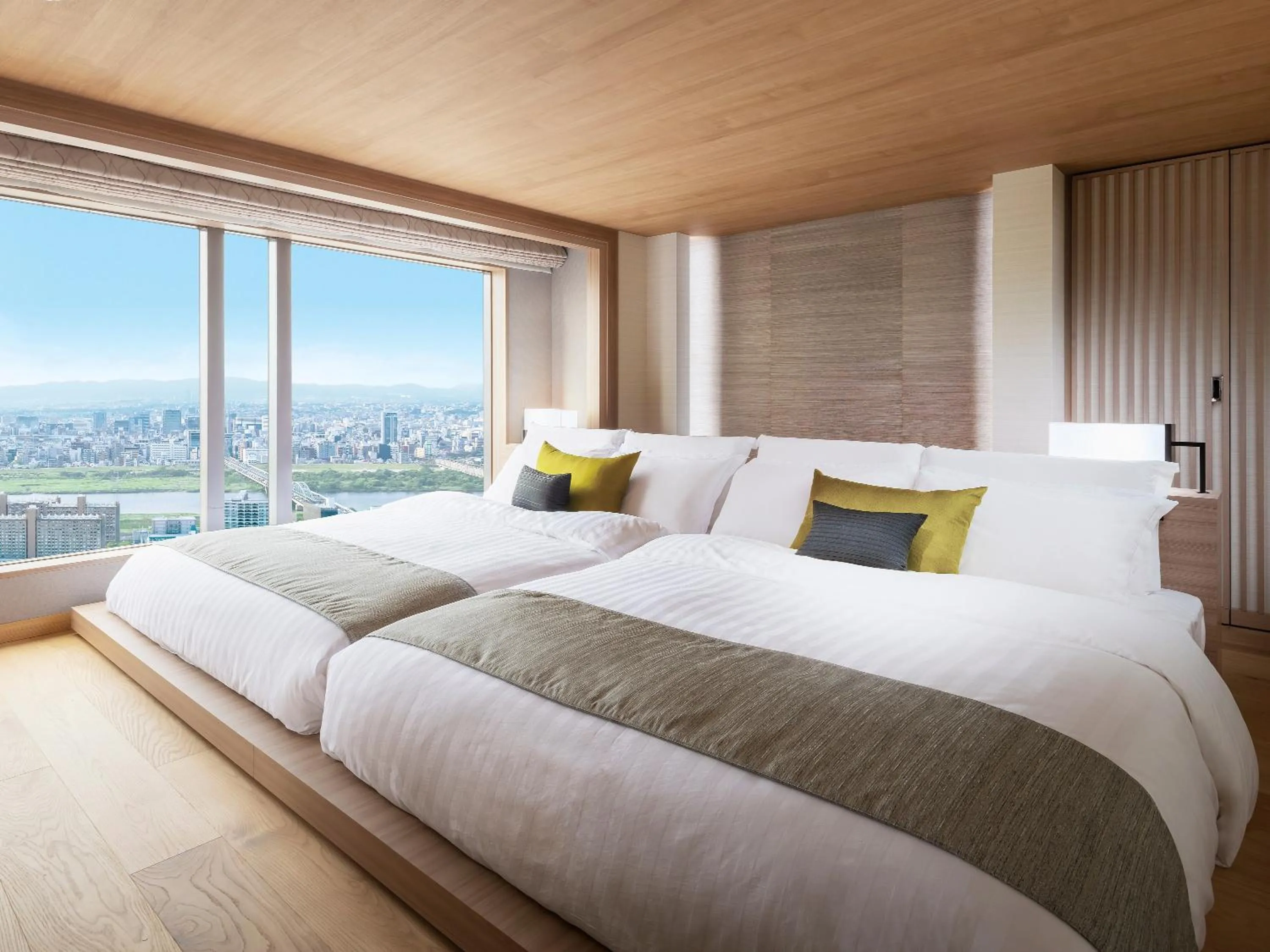 Bedroom, Bed in Hotel Hankyu International