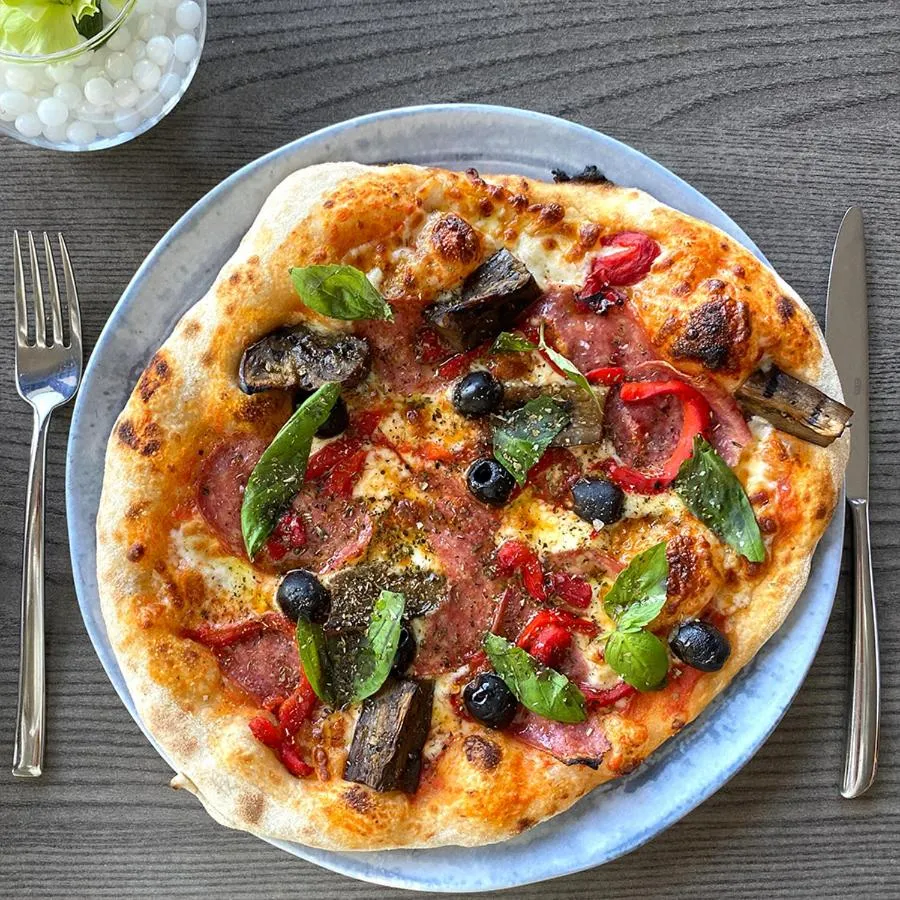 Restaurant/places to eat in Harbour Heights Hotel