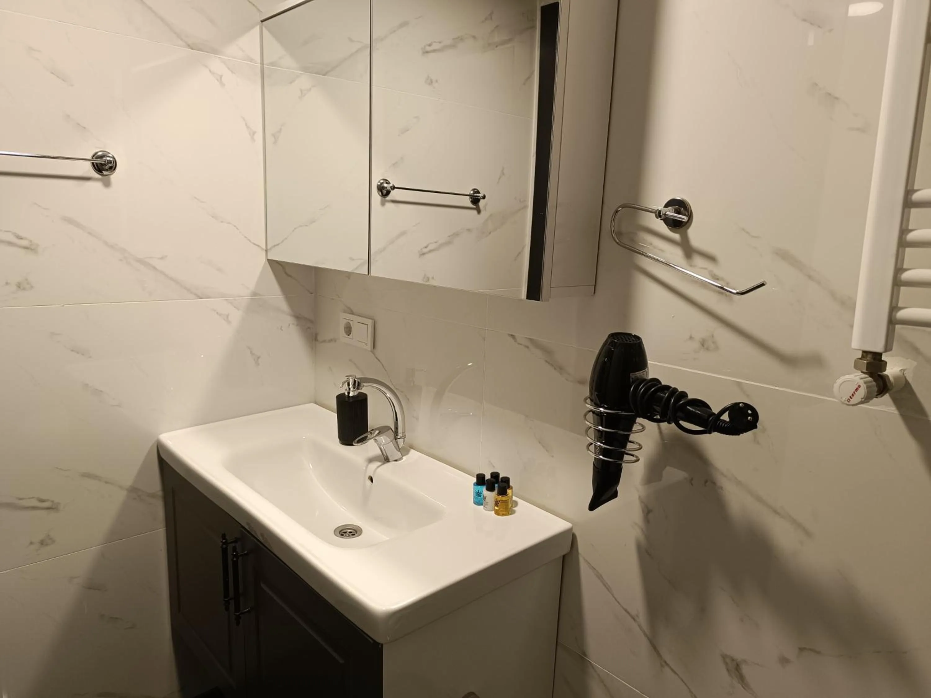 Shower in Nomad Hub Istanbul Residence