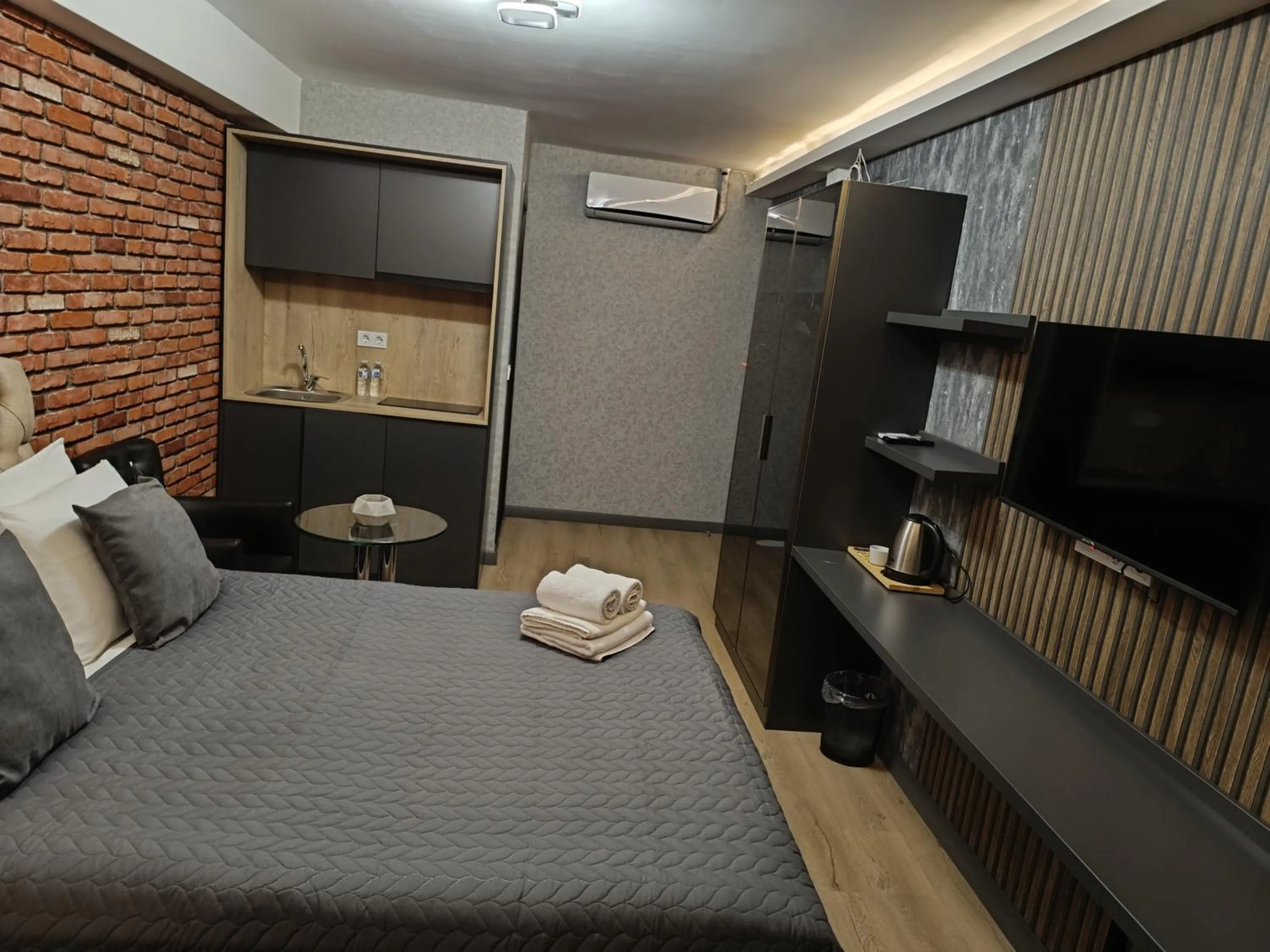 Photo of the whole room, Bed in Nomad Hub Istanbul Residence