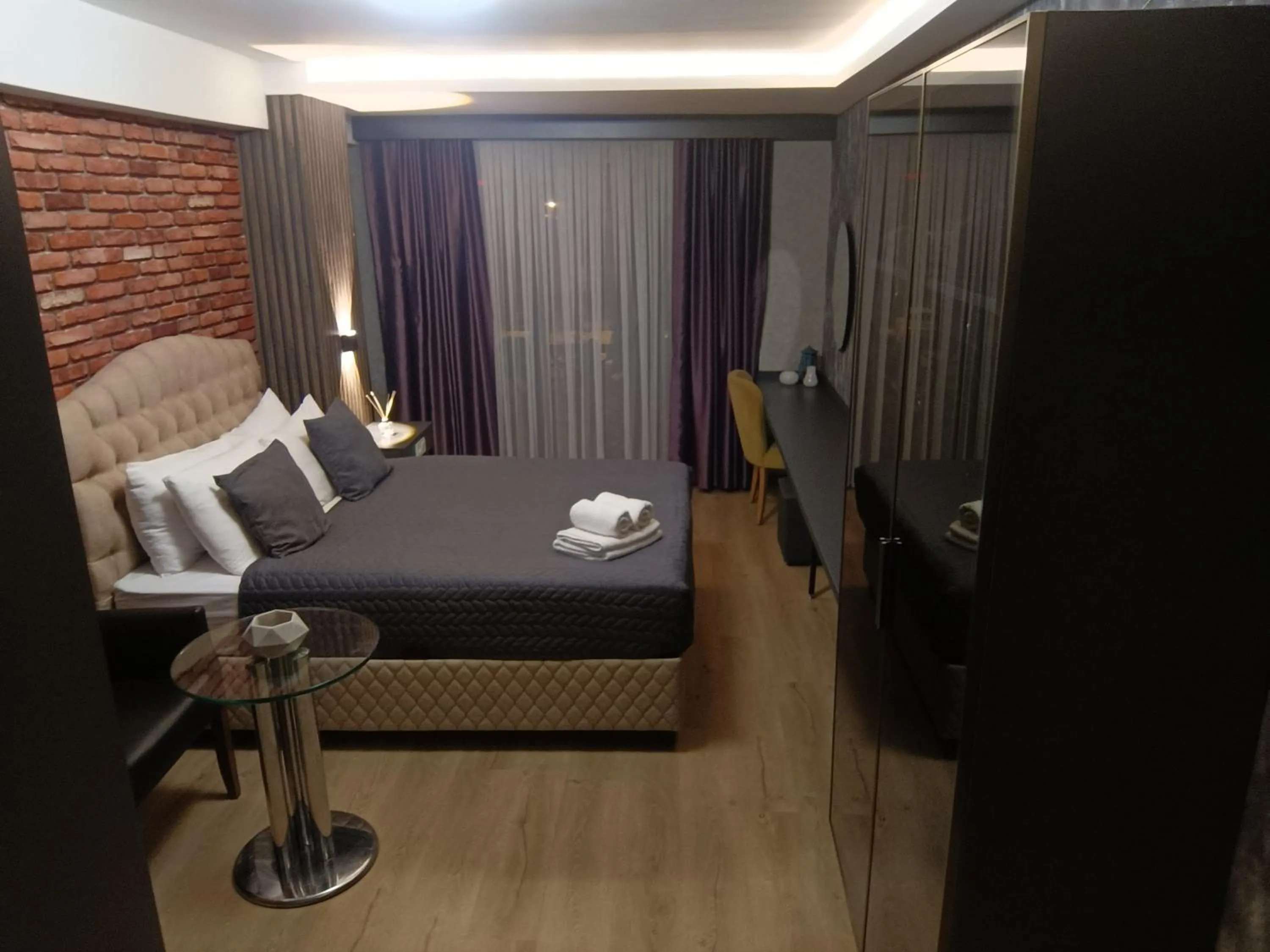 TV and multimedia, Bed in Nomad Hub Istanbul Residence
