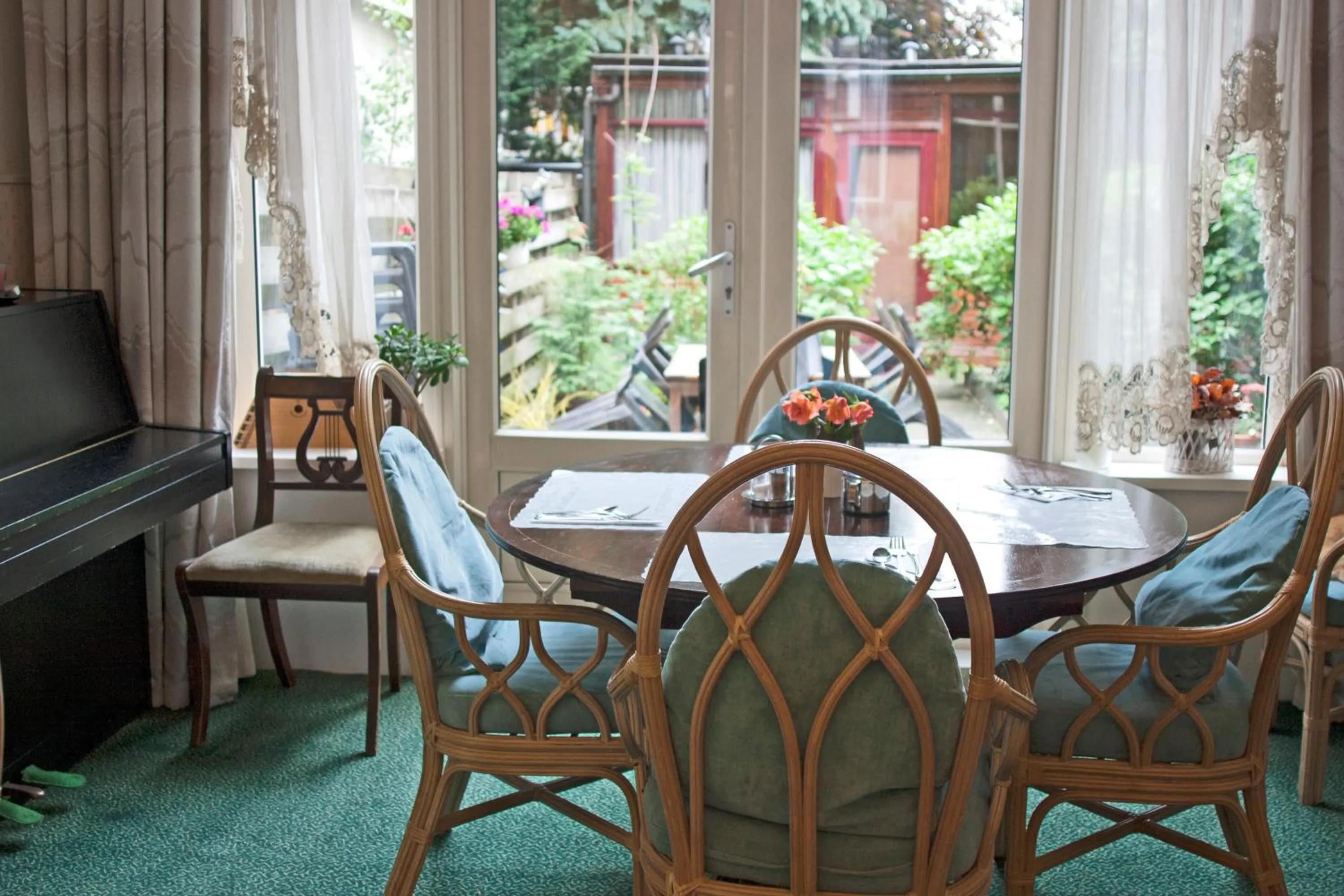 Restaurant/places to eat in Hotel Verdi