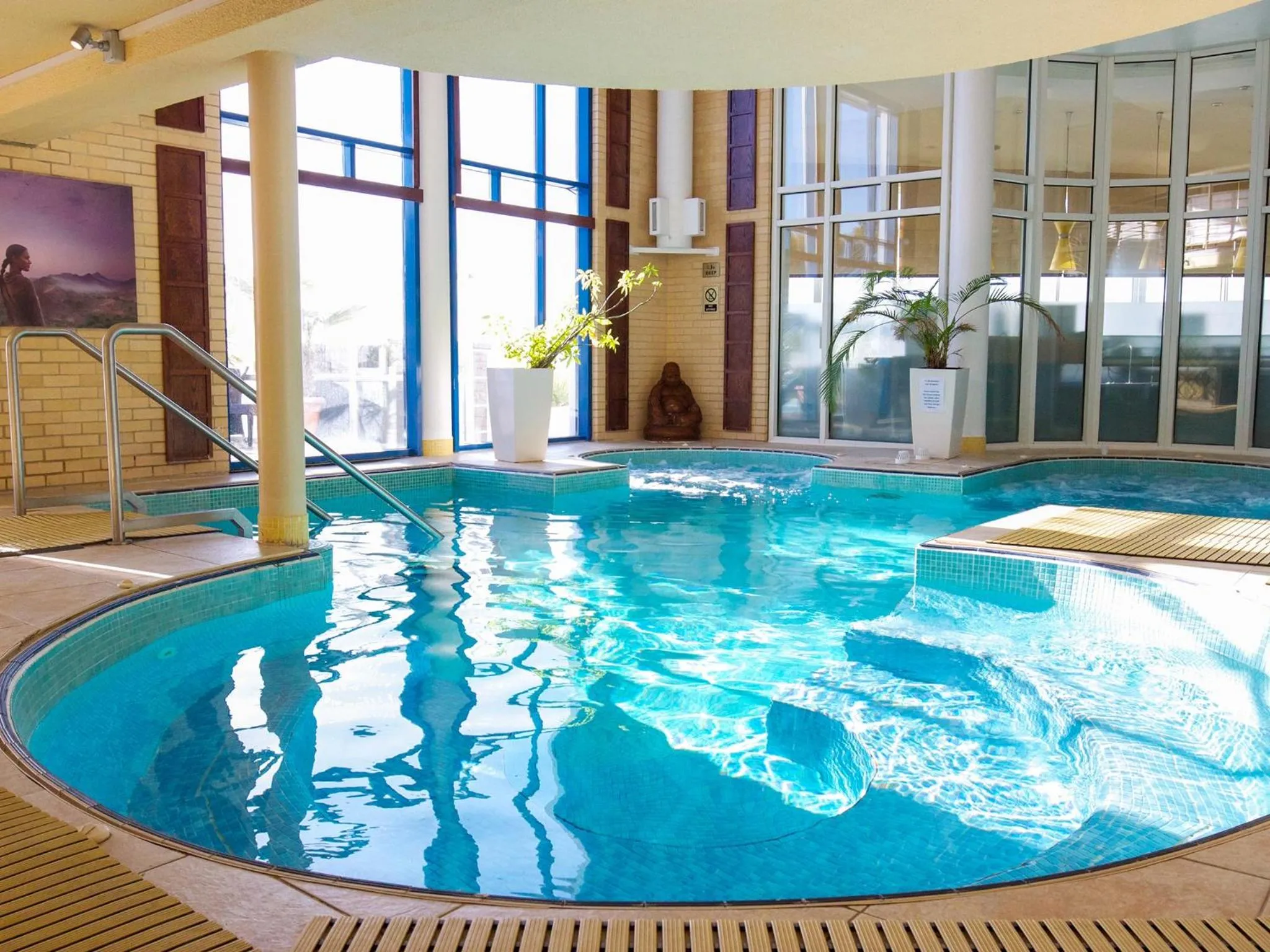 Swimming pool in Haven Hotel