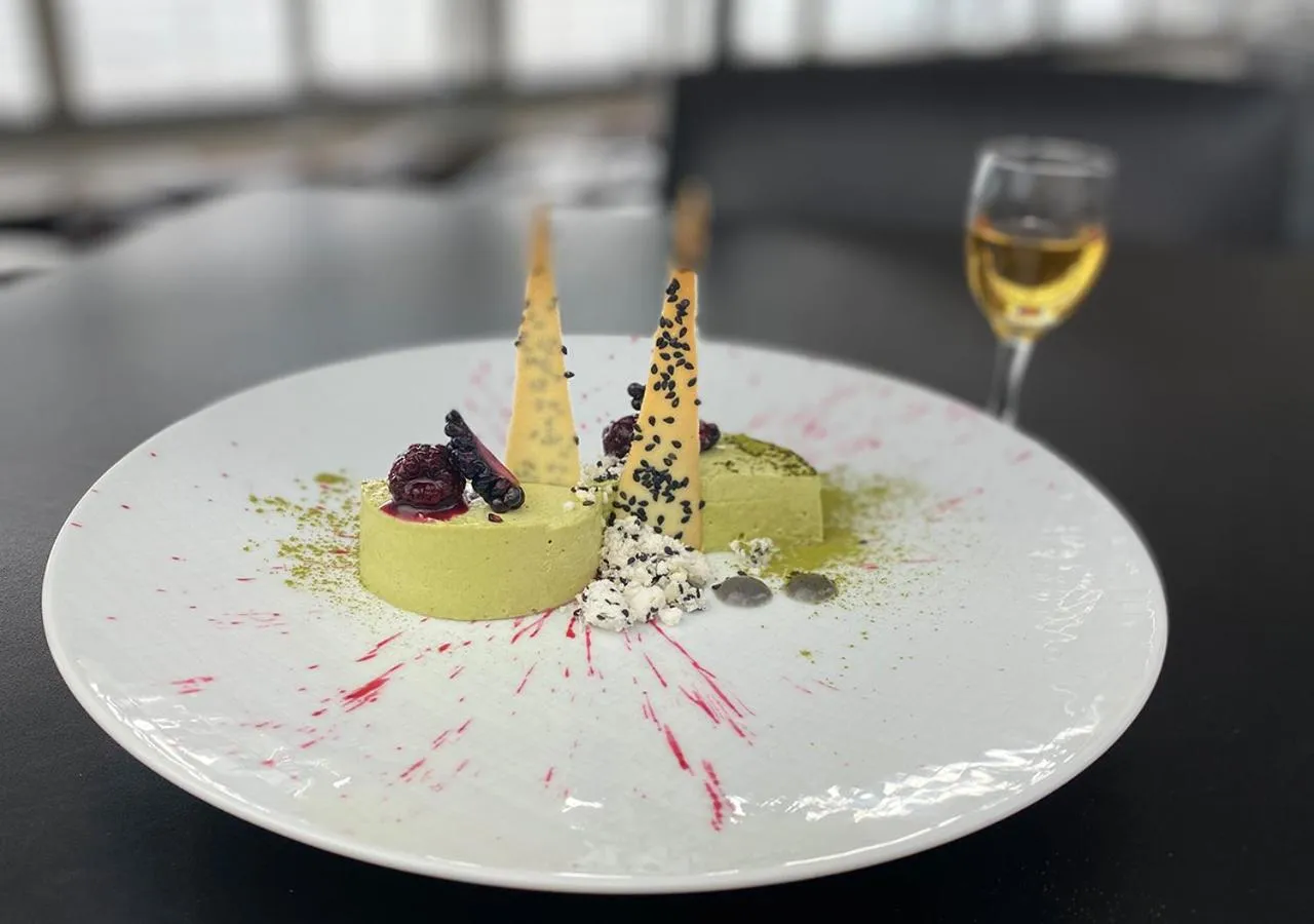 Restaurant/places to eat in Haven Hotel