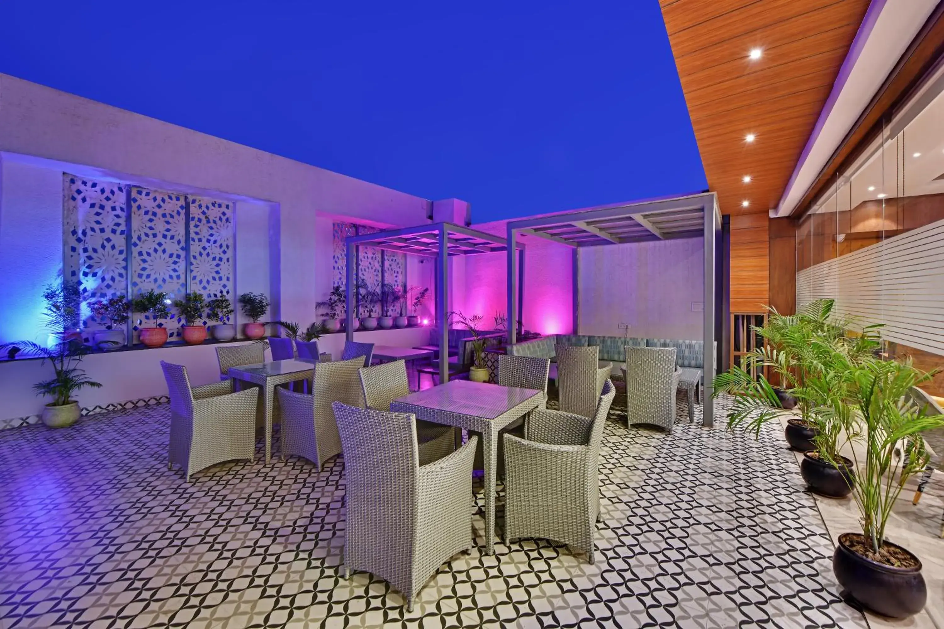 Restaurant/places to eat in Quality Inn Elite Levelup Boutique Restaurant/places to eat in Quality Inn Elite Levelup Boutique