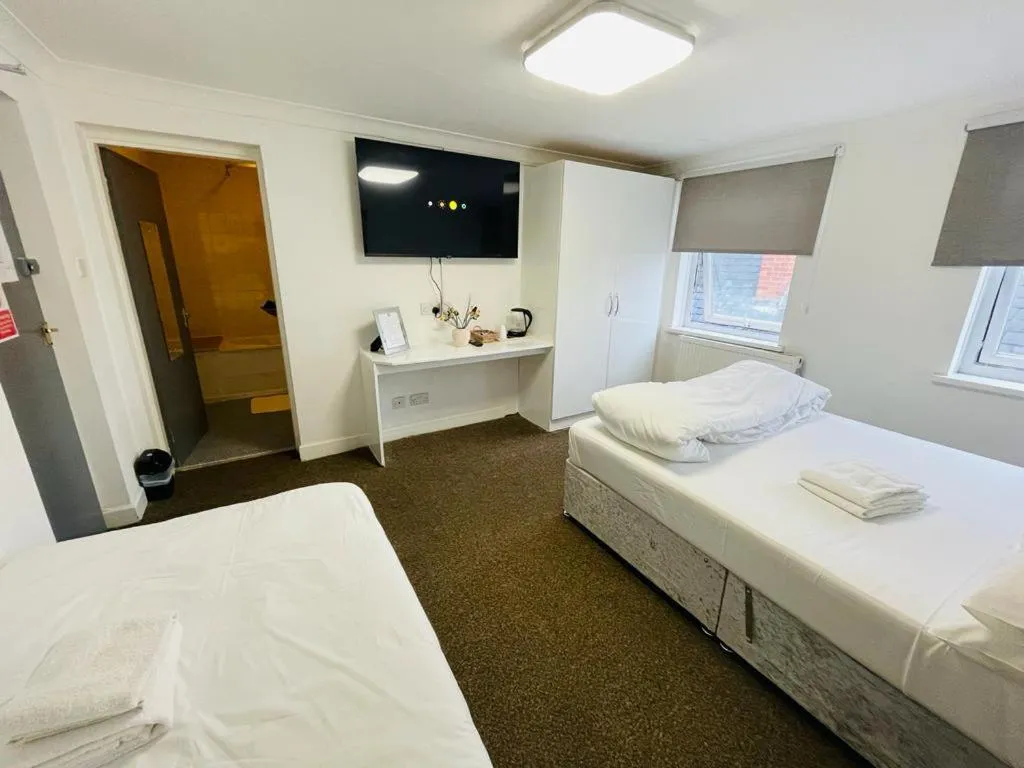 Bedroom in Star Hotel, South Leicester