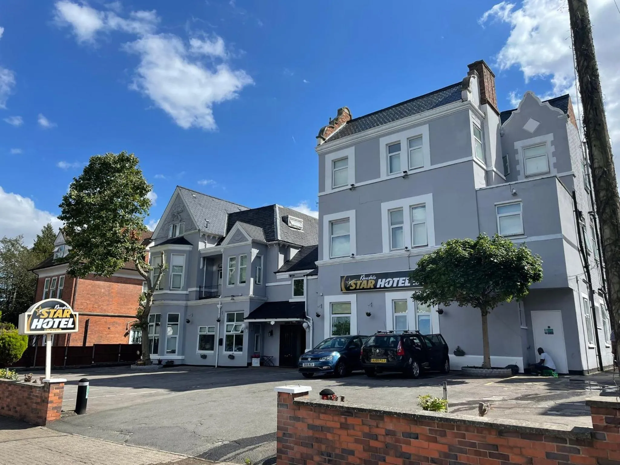 Facade/entrance in Star Hotel, South Leicester