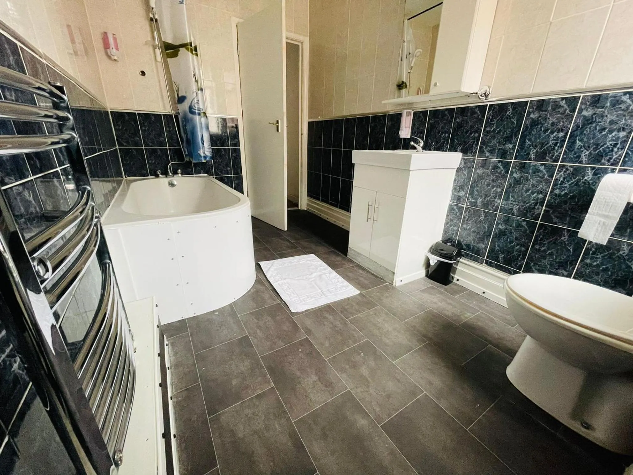 Bedroom in Star Hotel, South Leicester