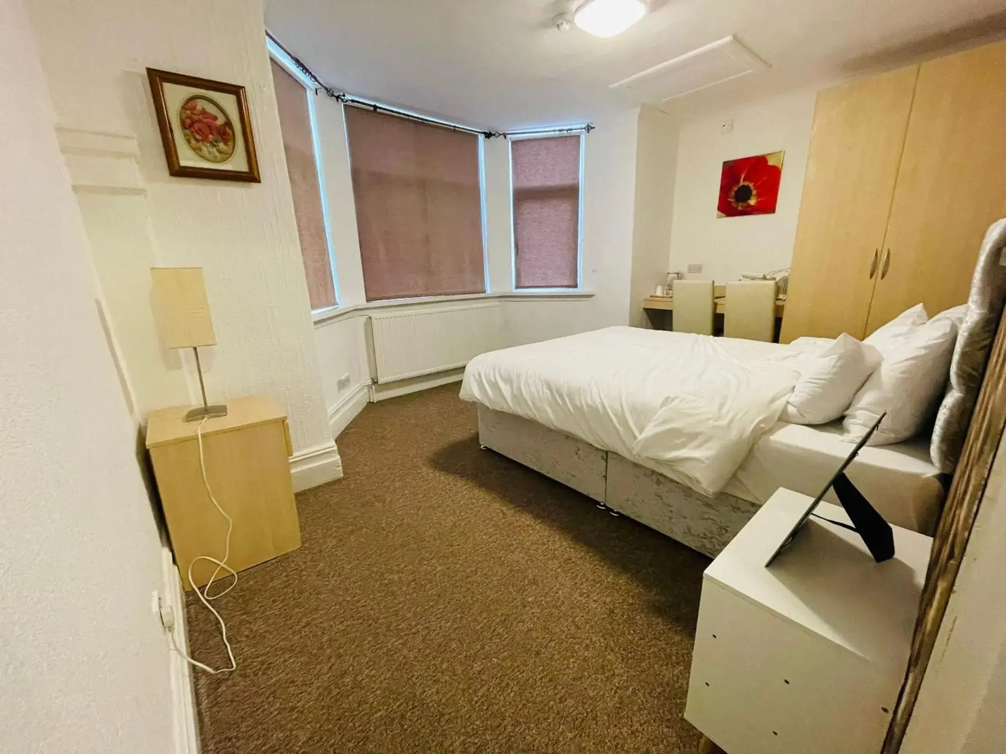 Bedroom in Star Hotel, South Leicester Bedroom in Star Hotel, South Leicester