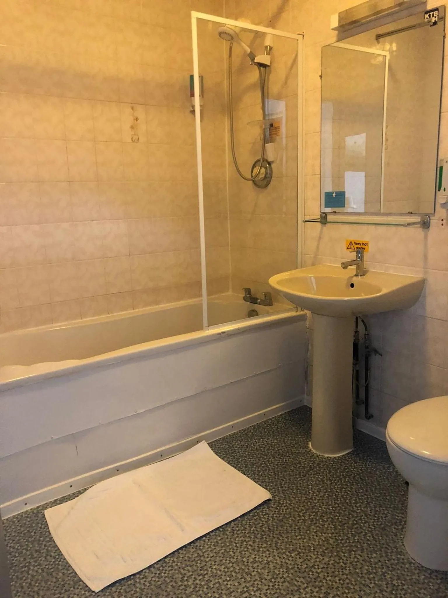 Bathroom in Star Hotel, South Leicester