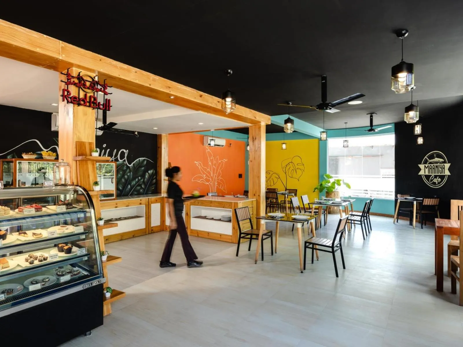 Restaurant/places to eat in Maaniya Palace