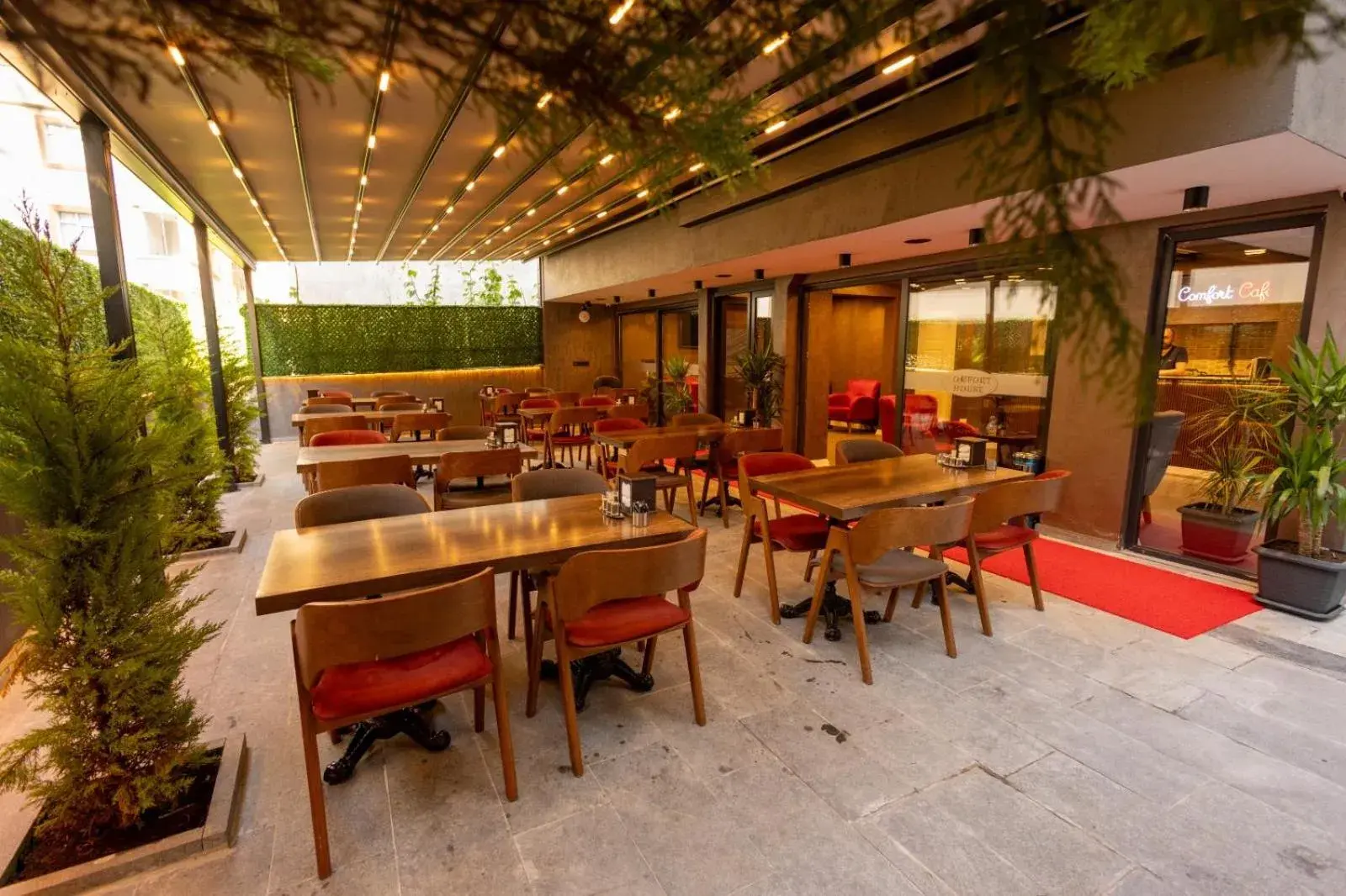 Restaurant/places to eat in COMFORT HOUSE HOTEL Restaurant/places to eat in COMFORT HOUSE HOTEL