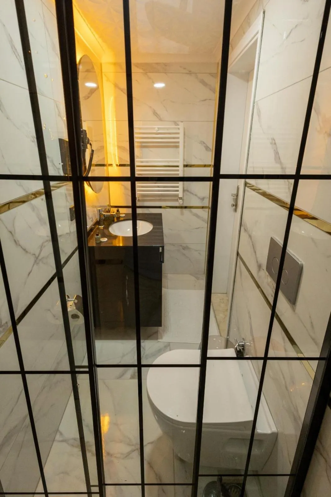 Shower in COMFORT HOUSE HOTEL