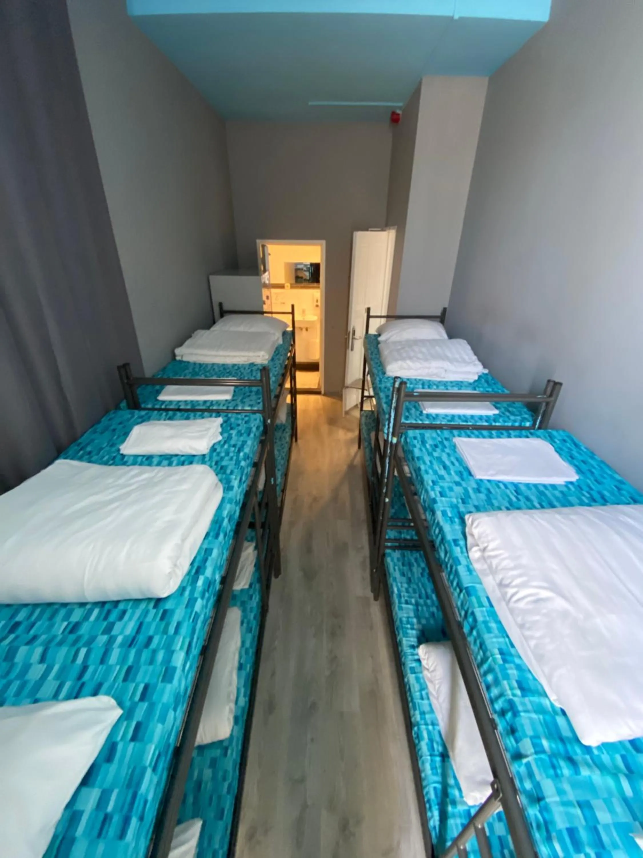 Bathroom in Hostel Cosmos Amsterdam