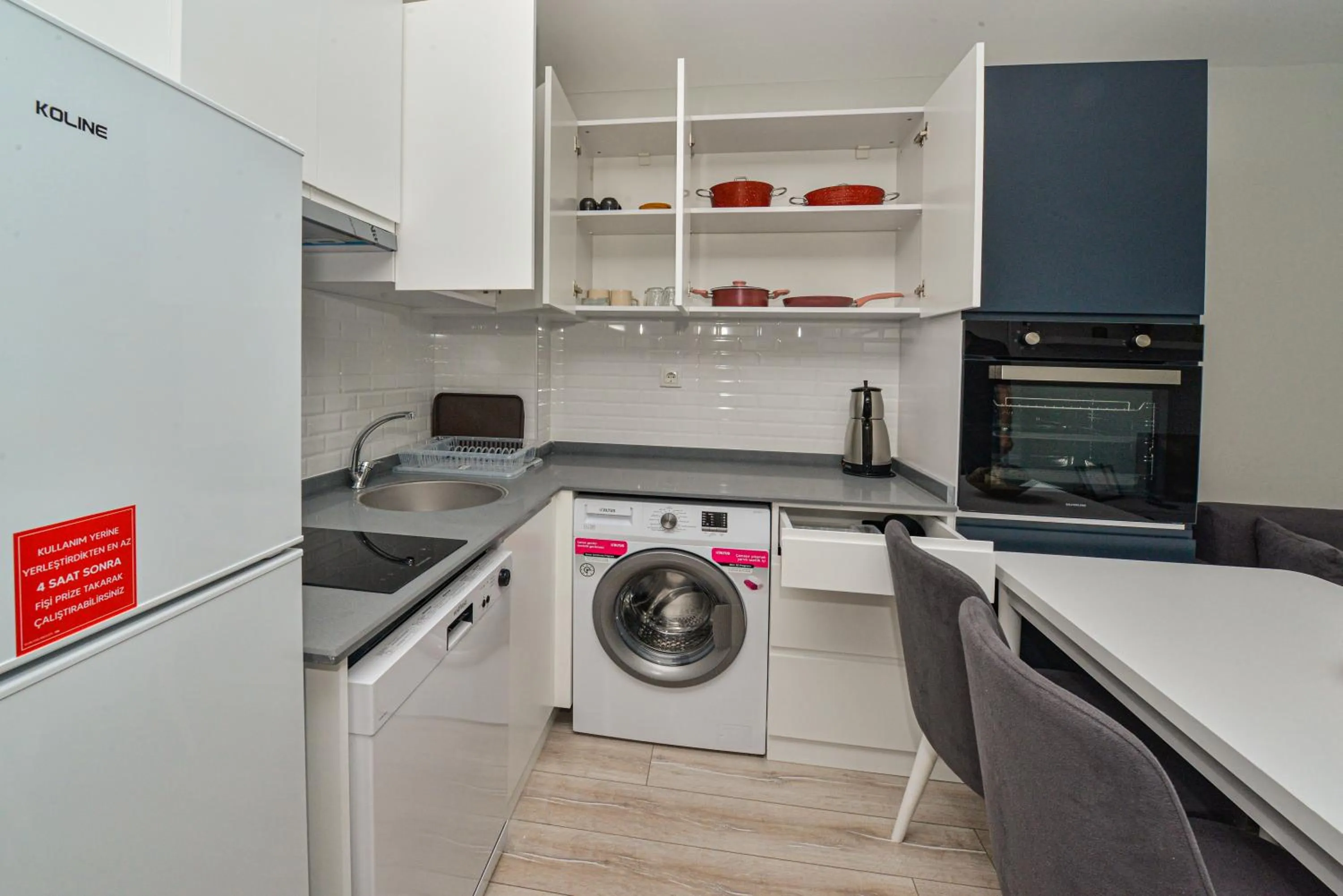 Kitchen or kitchenette in C Suites Antalia Airport