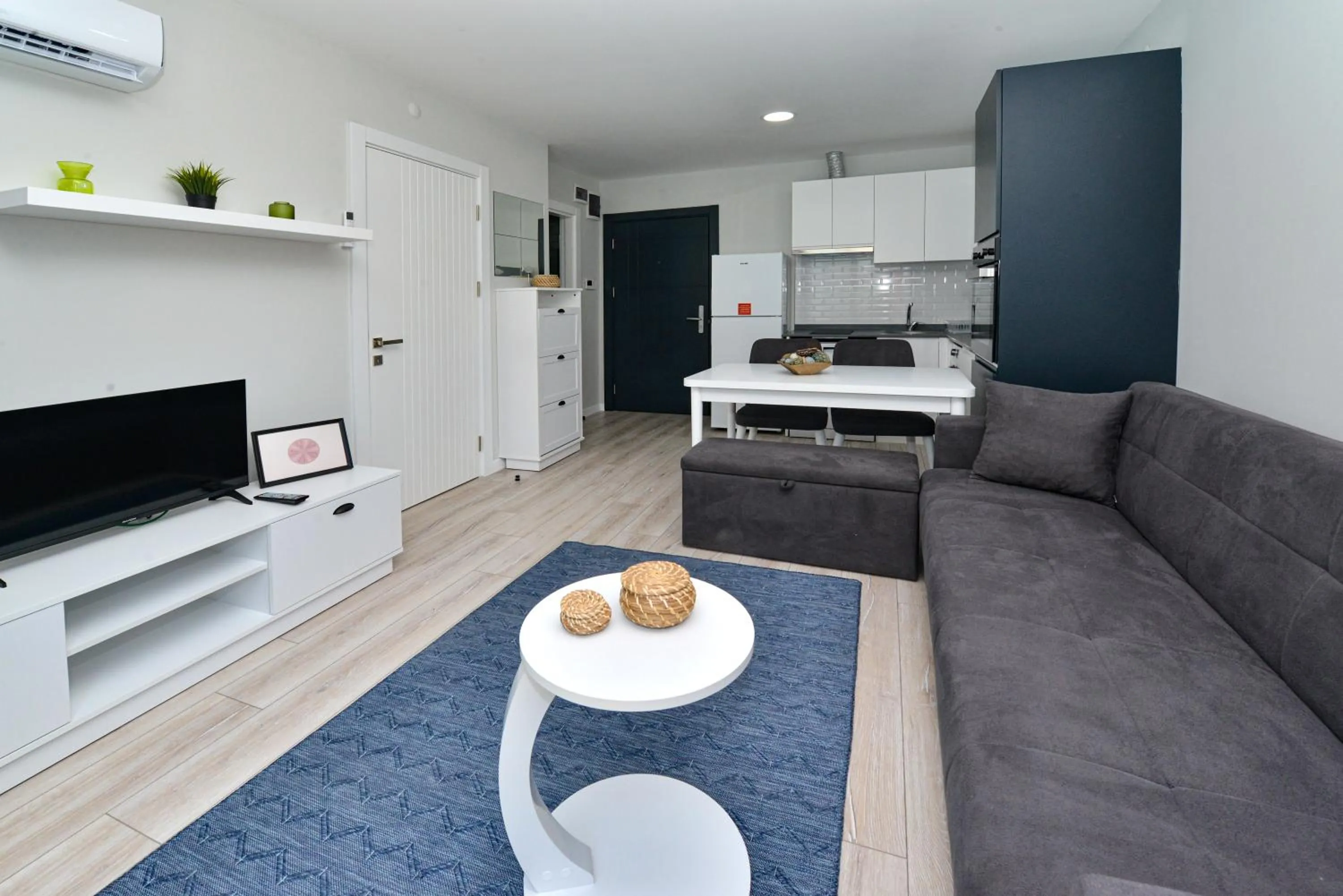 TV and multimedia in C Suites Antalia Airport