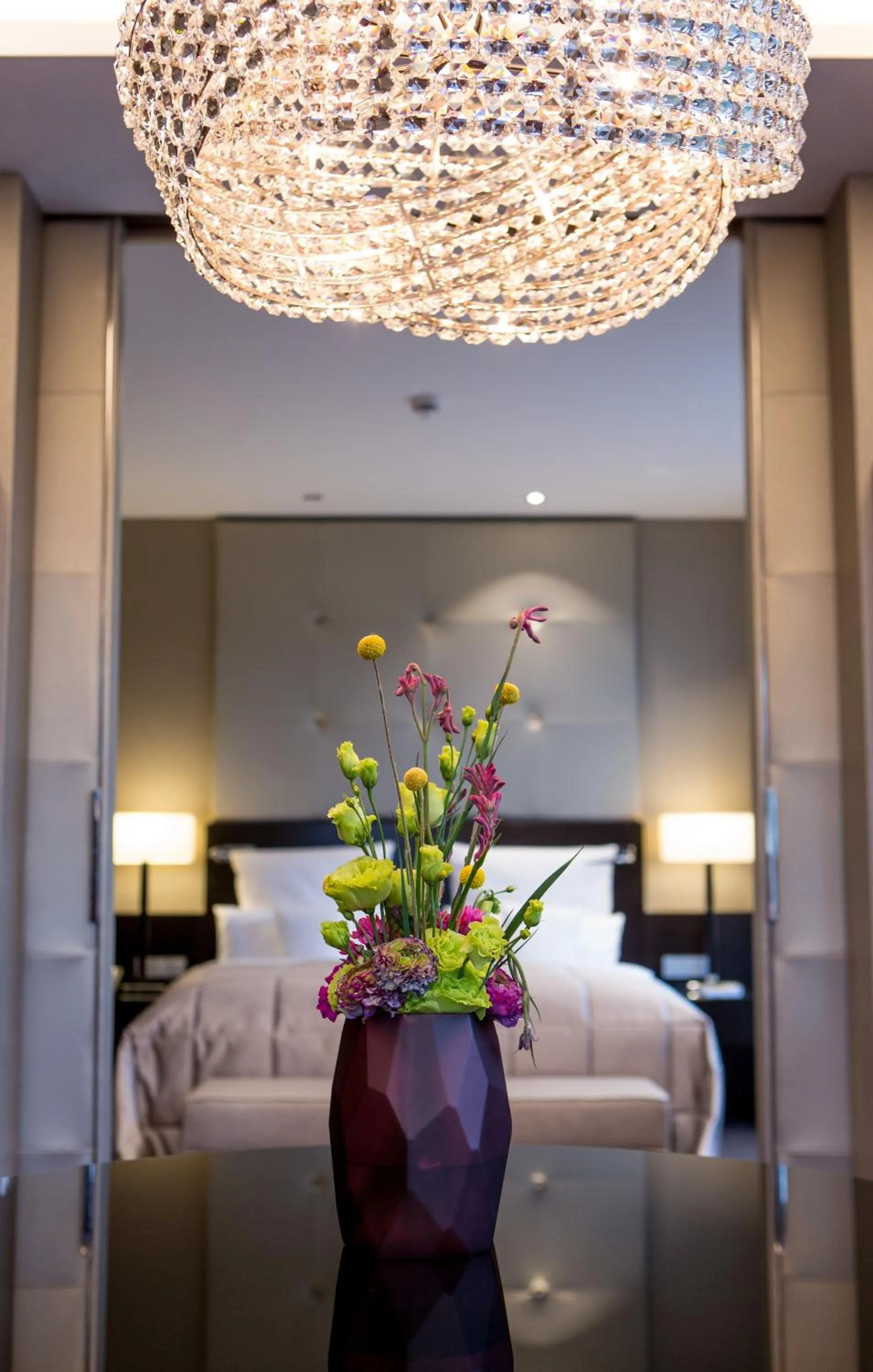 Bed in Relais & Châteaux Hotel Burg Schwarzenstein