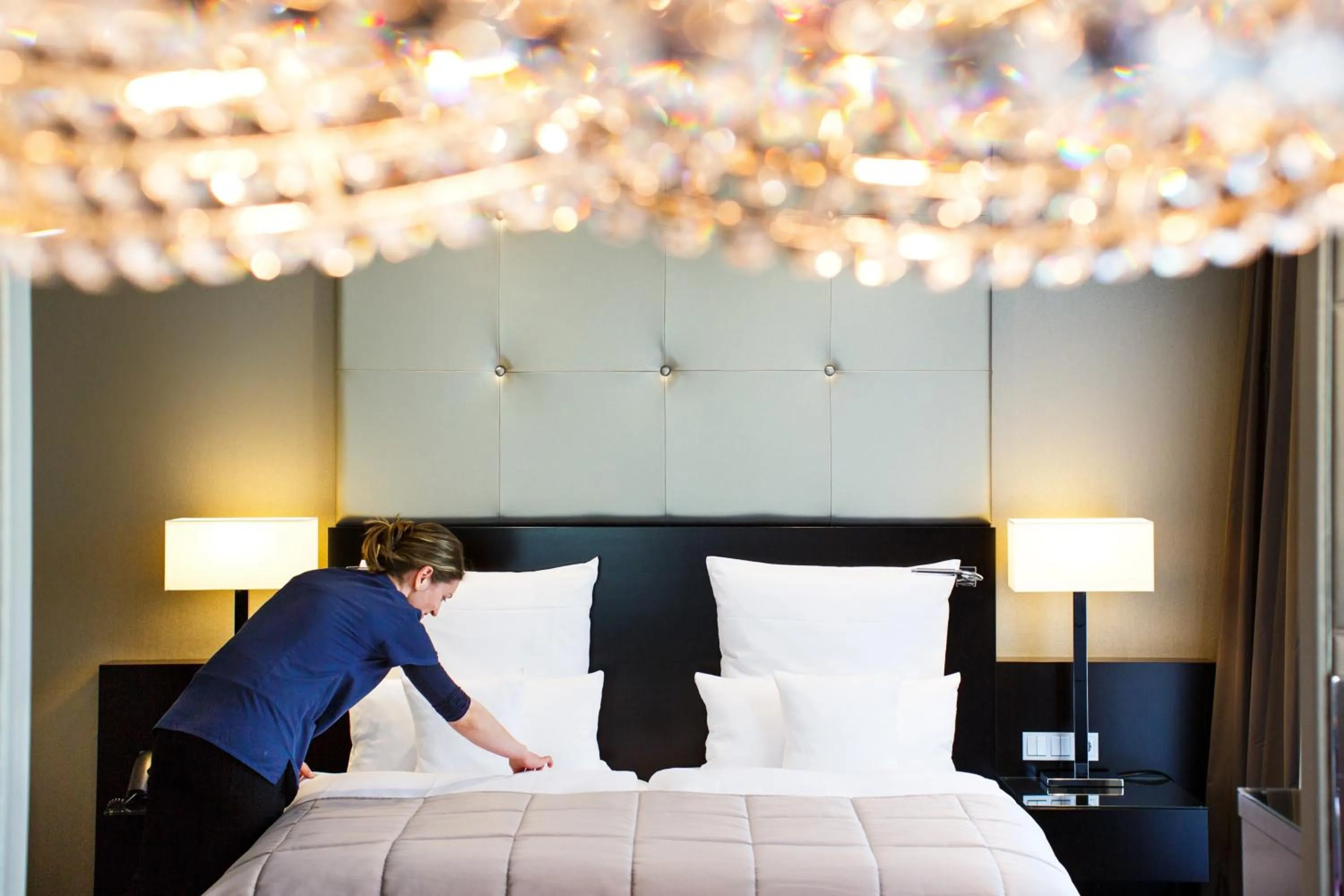 Bed in Relais & Châteaux Hotel Burg Schwarzenstein