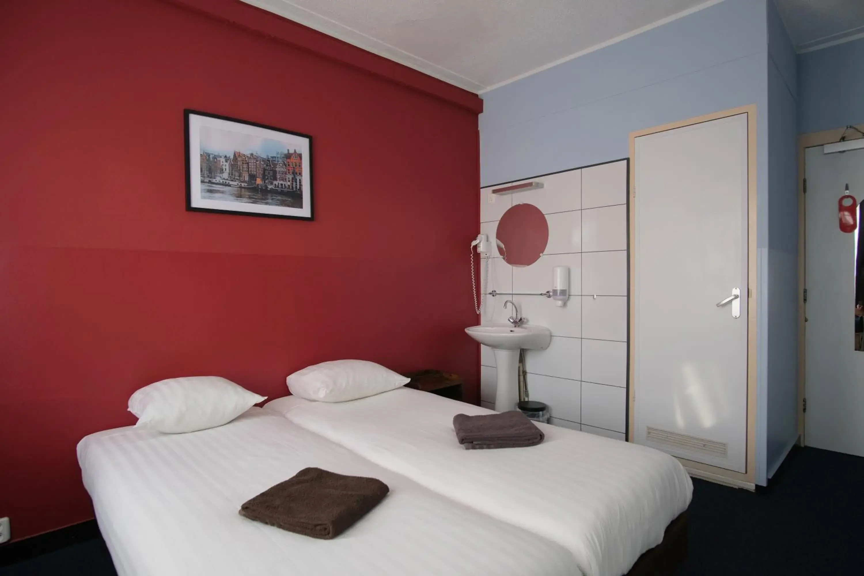 Twin Room with Private Bathroom in Hotel Abba Twin Room with Private Bathroom in Hotel Abba