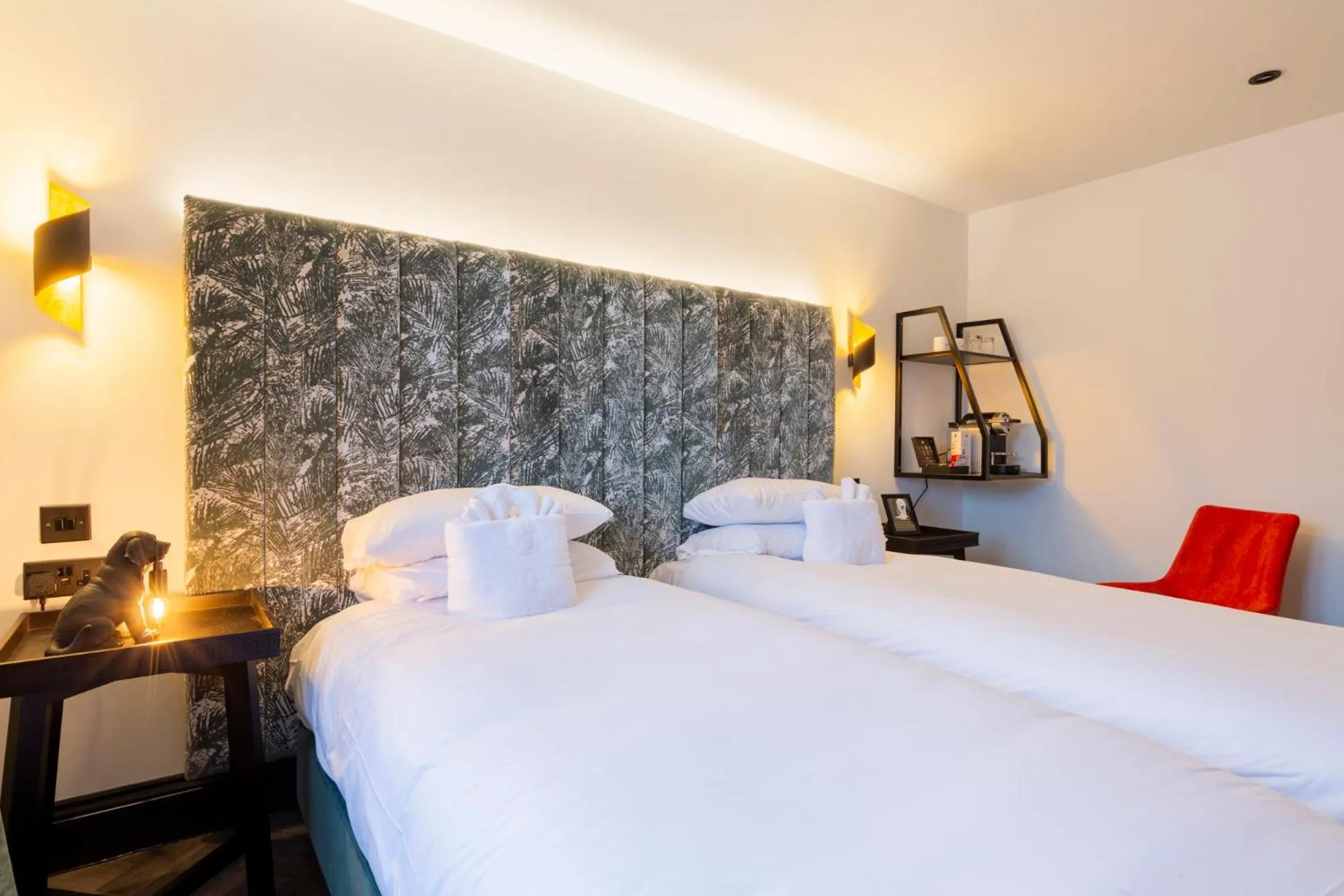 Bedroom, Bed in Wainstones Hotel