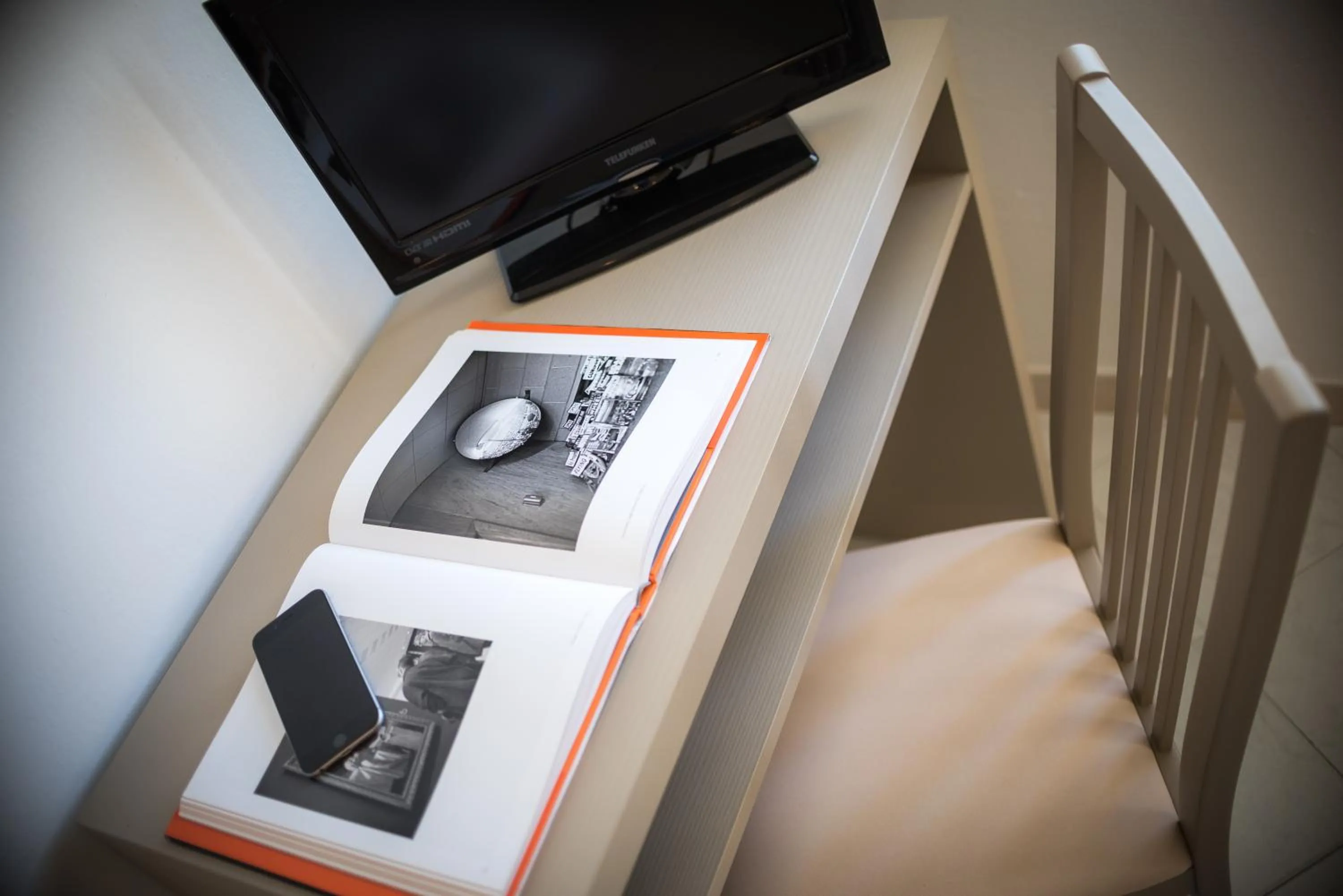 TV and multimedia, TV/Entertainment Center in Hotel Vallechiara