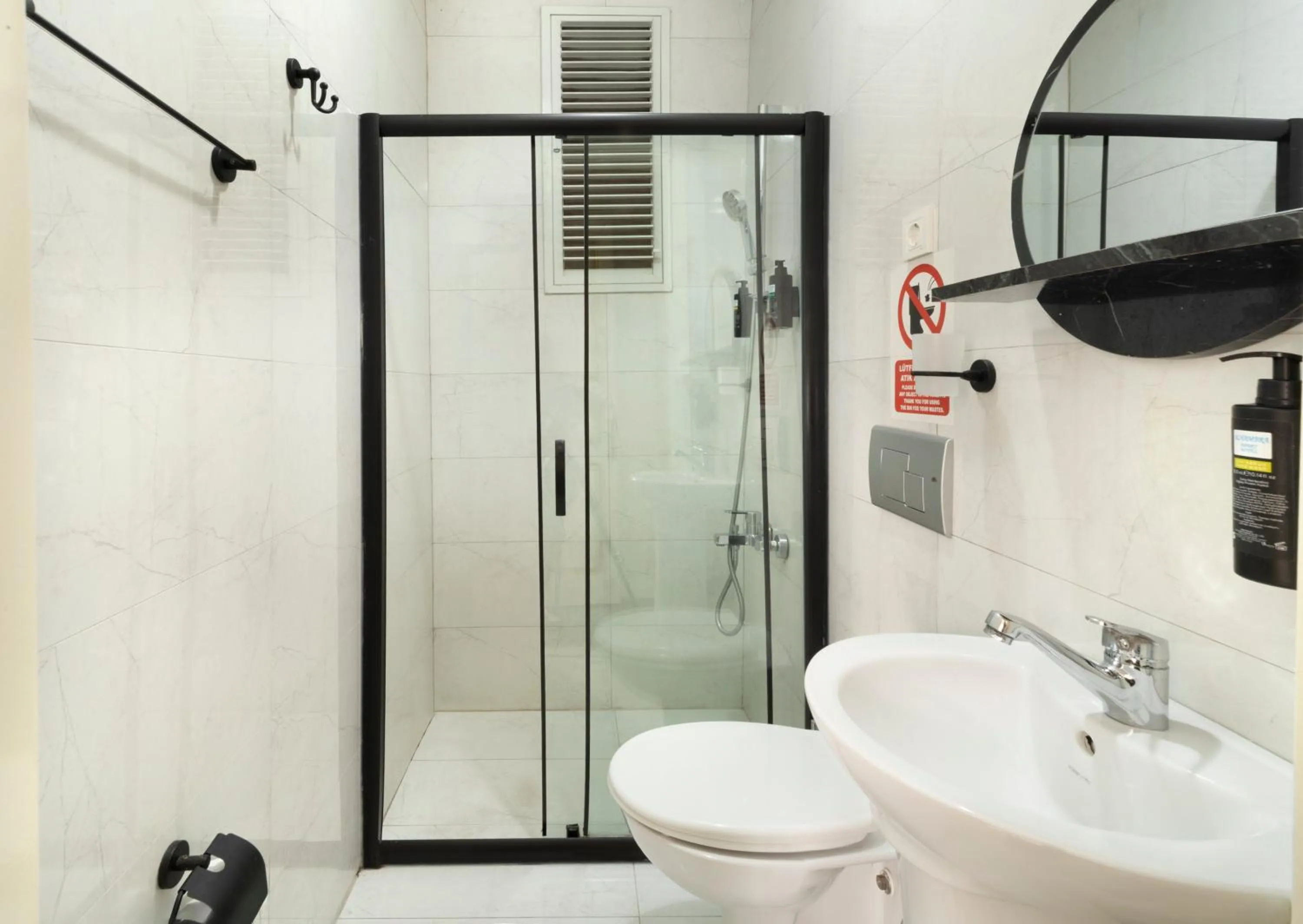 Bathroom in Alhambra Apart Hotel