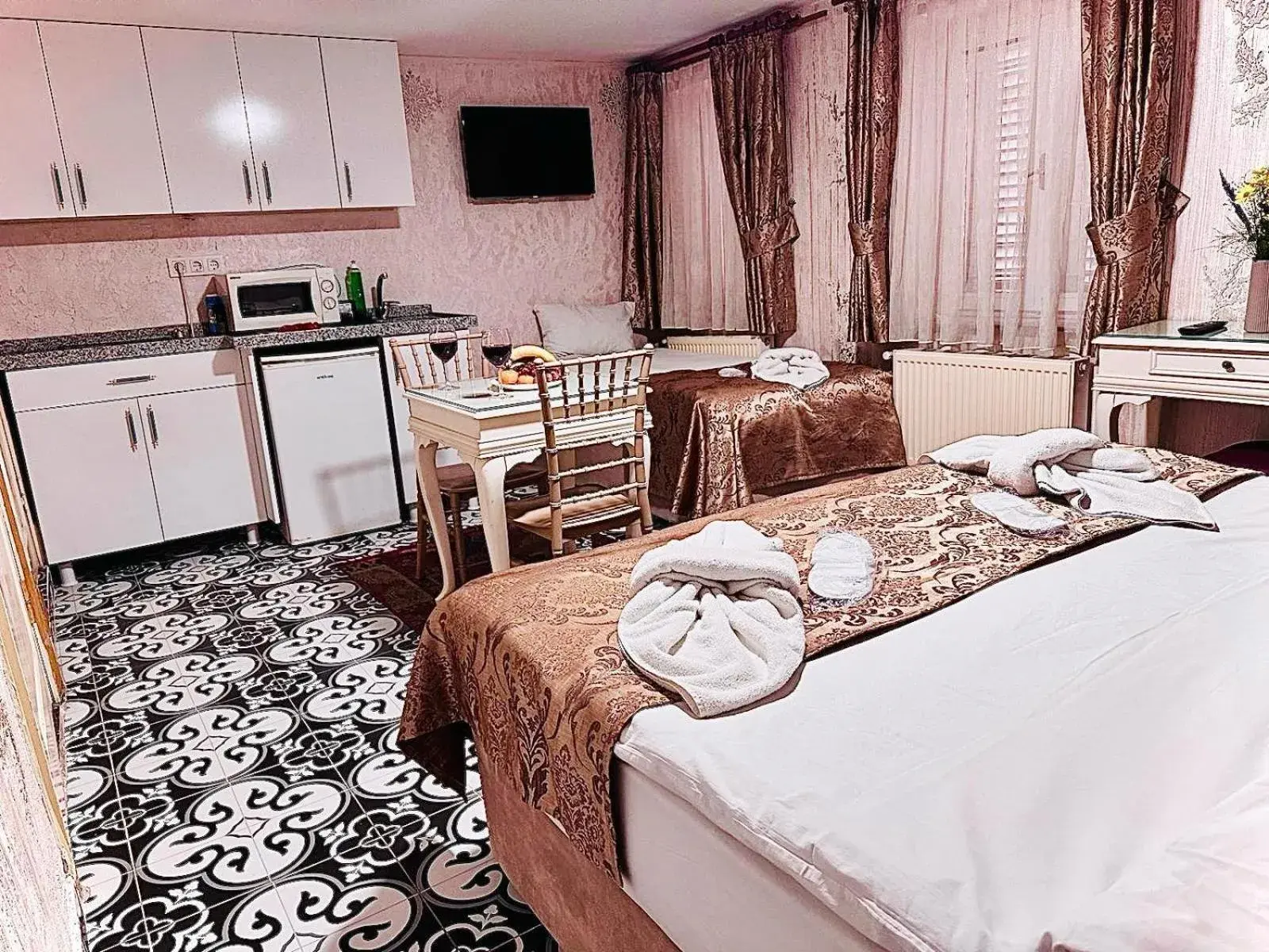 Standard Studio - Basement Floor in Alhambra Apart Hotel Standard Studio - Basement Floor in Alhambra Apart Hotel