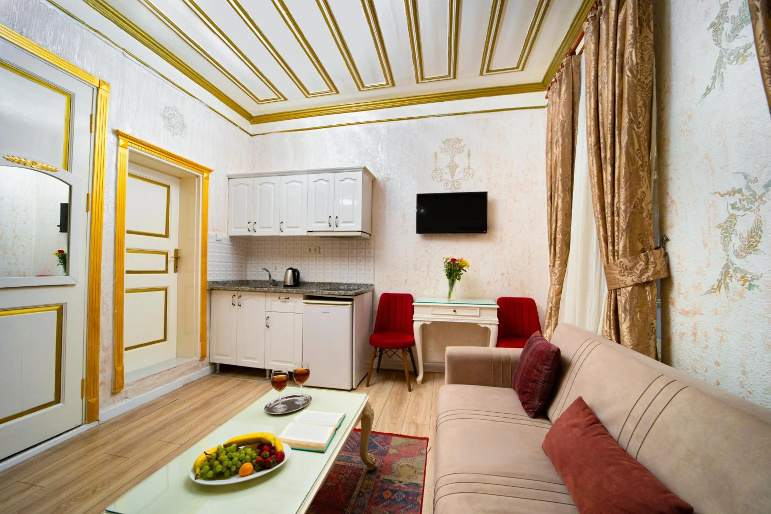 TV and multimedia in Alhambra Apart Hotel