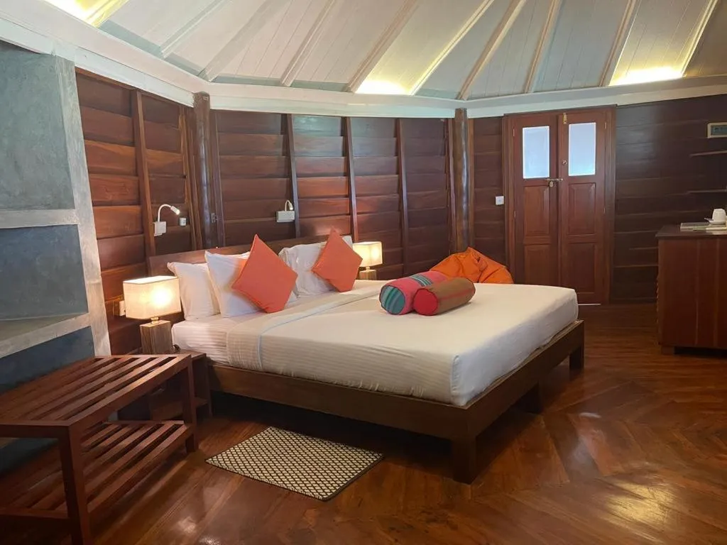 Bedroom, Bed in Rockside Cabanas Hotel