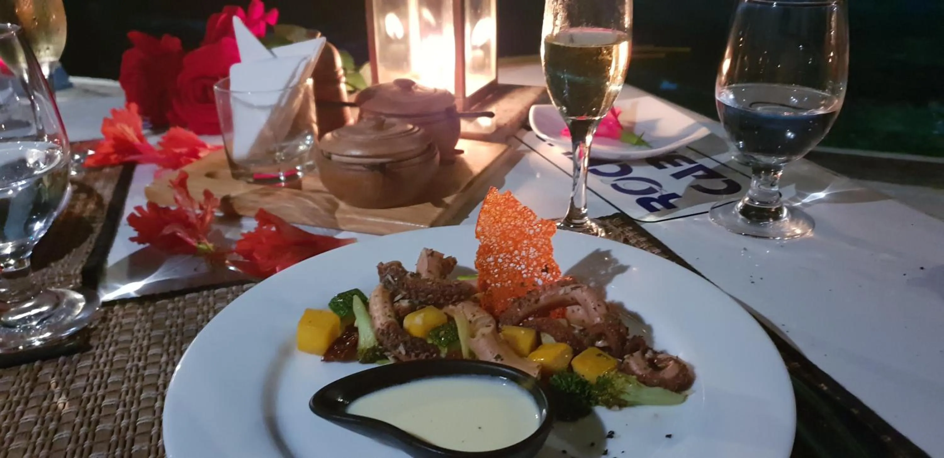 Dinner in Rockside Cabanas Hotel