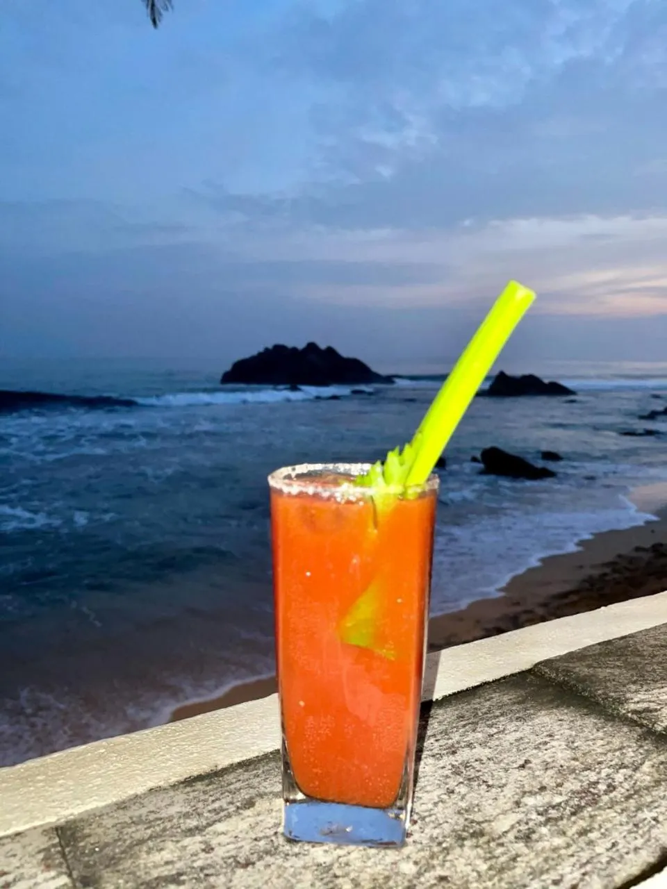 Drinks in Rockside Cabanas Hotel