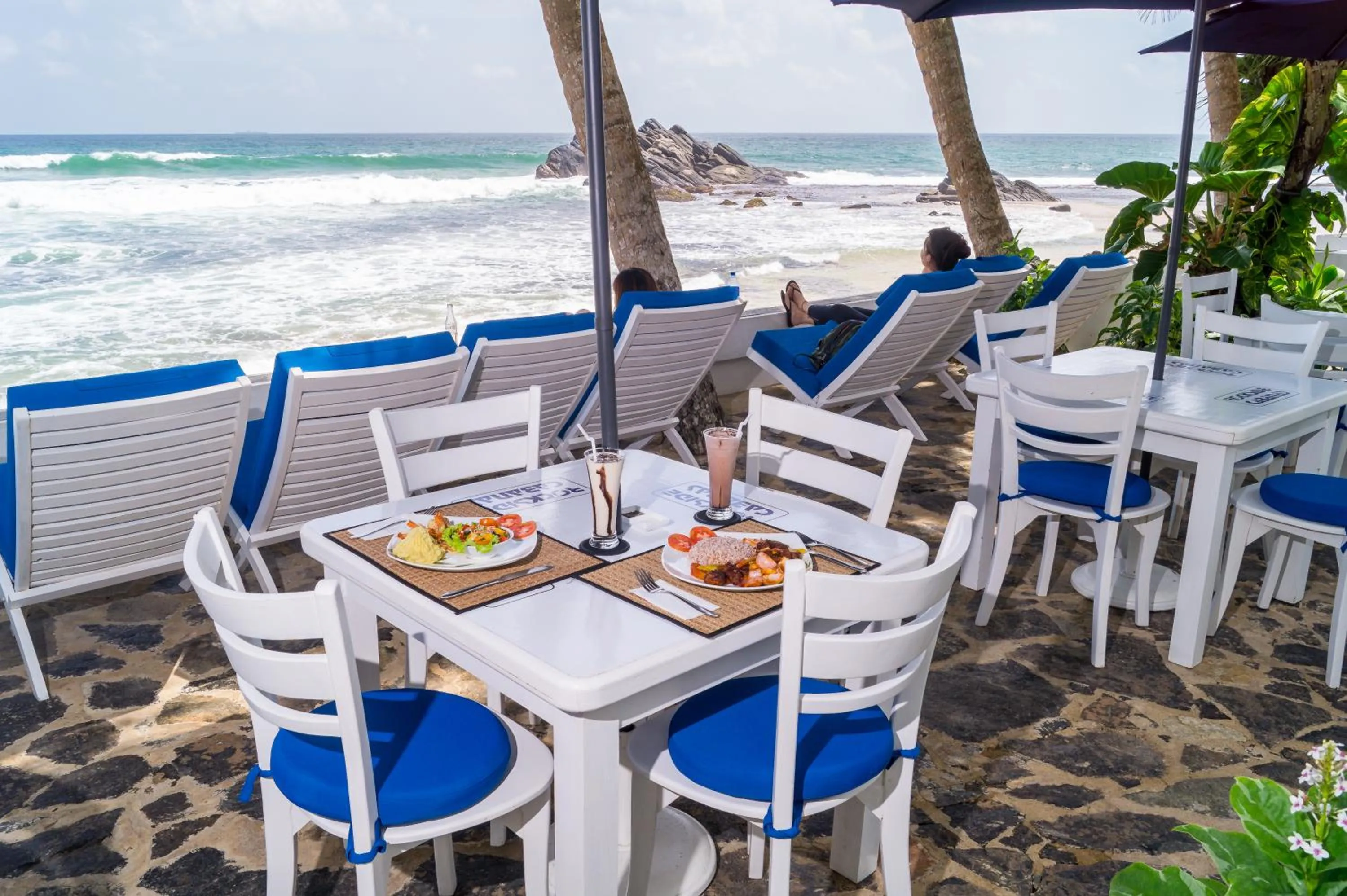 Restaurant/places to eat in Rockside Cabanas Hotel