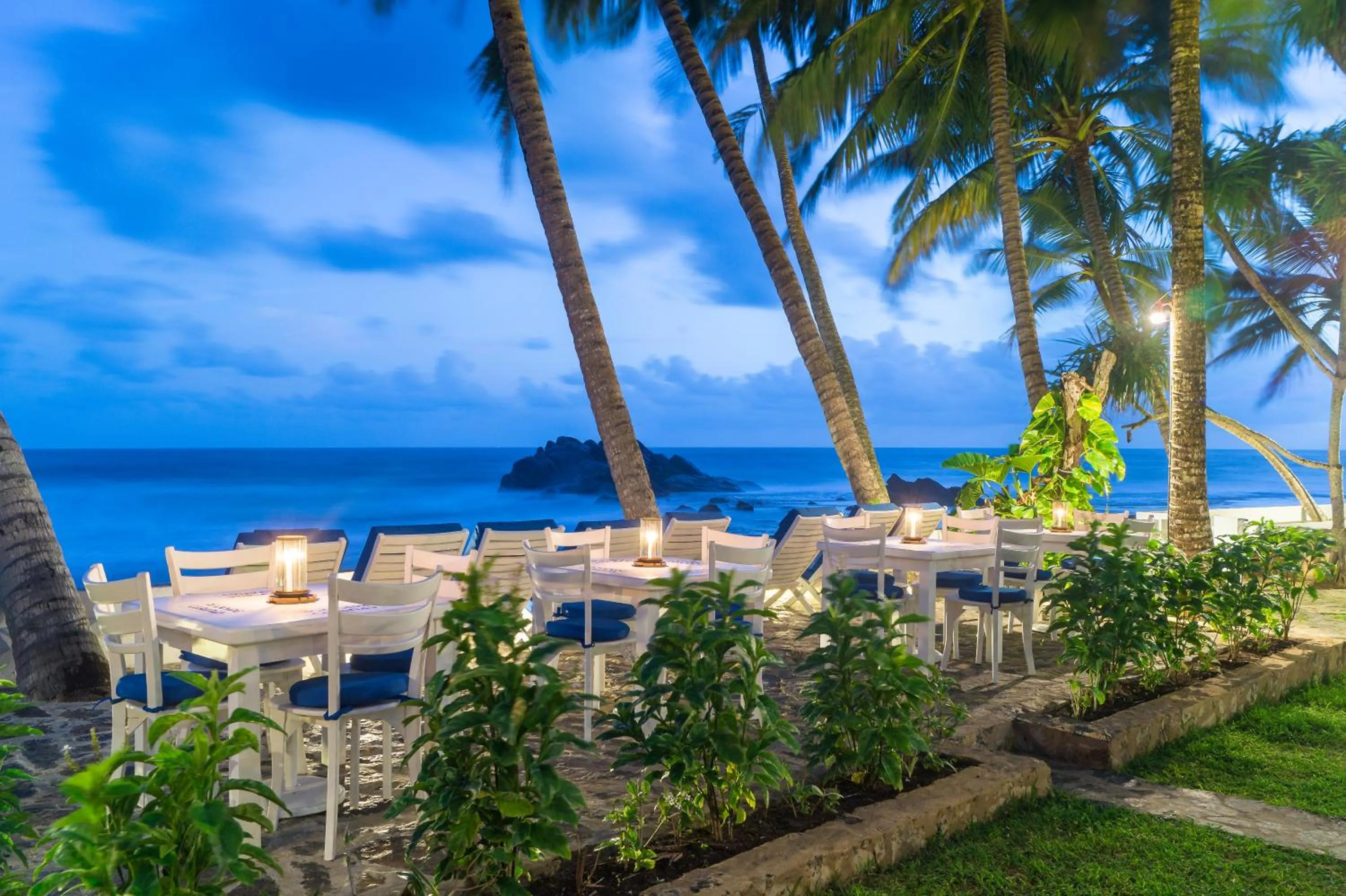 Restaurant/places to eat in Rockside Cabanas Hotel