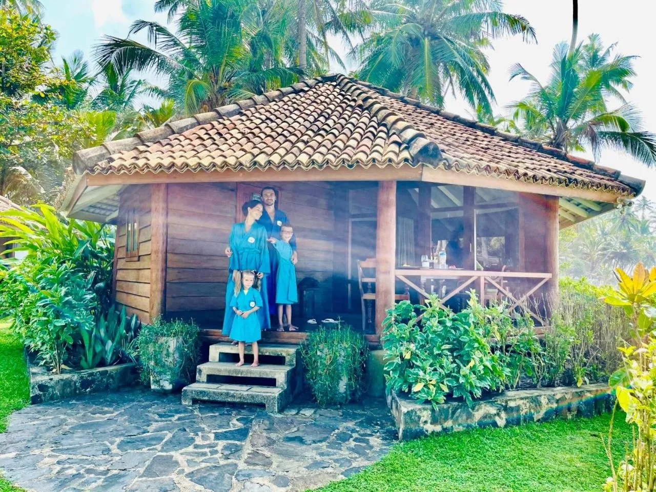 Rockside Cabanas Hotel