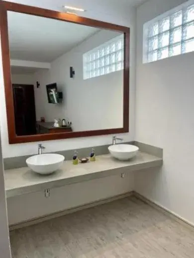 Bathroom in Rockside Cabanas Hotel Bathroom in Rockside Cabanas Hotel