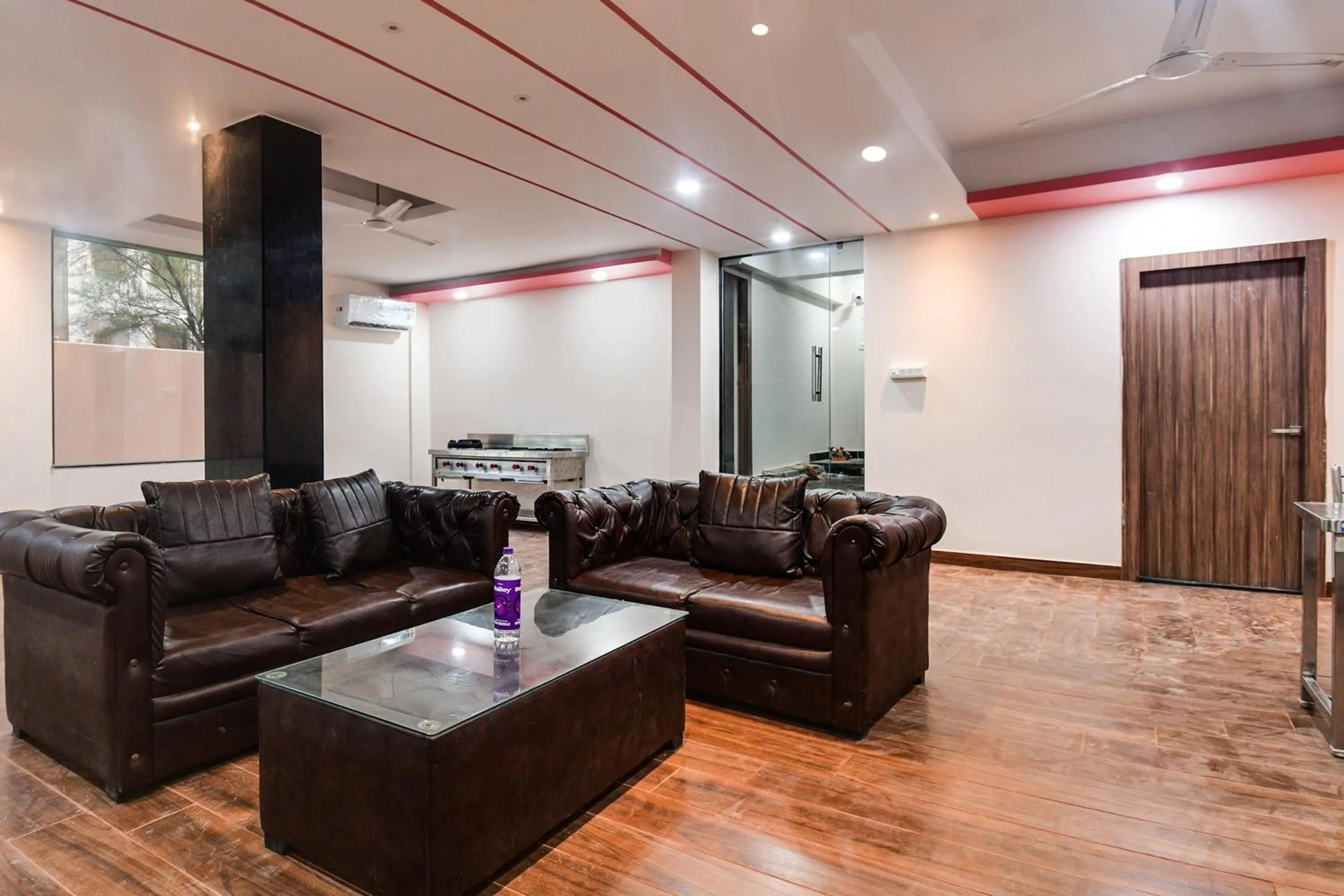 Restaurant/places to eat in Hotel O Dream Paradise